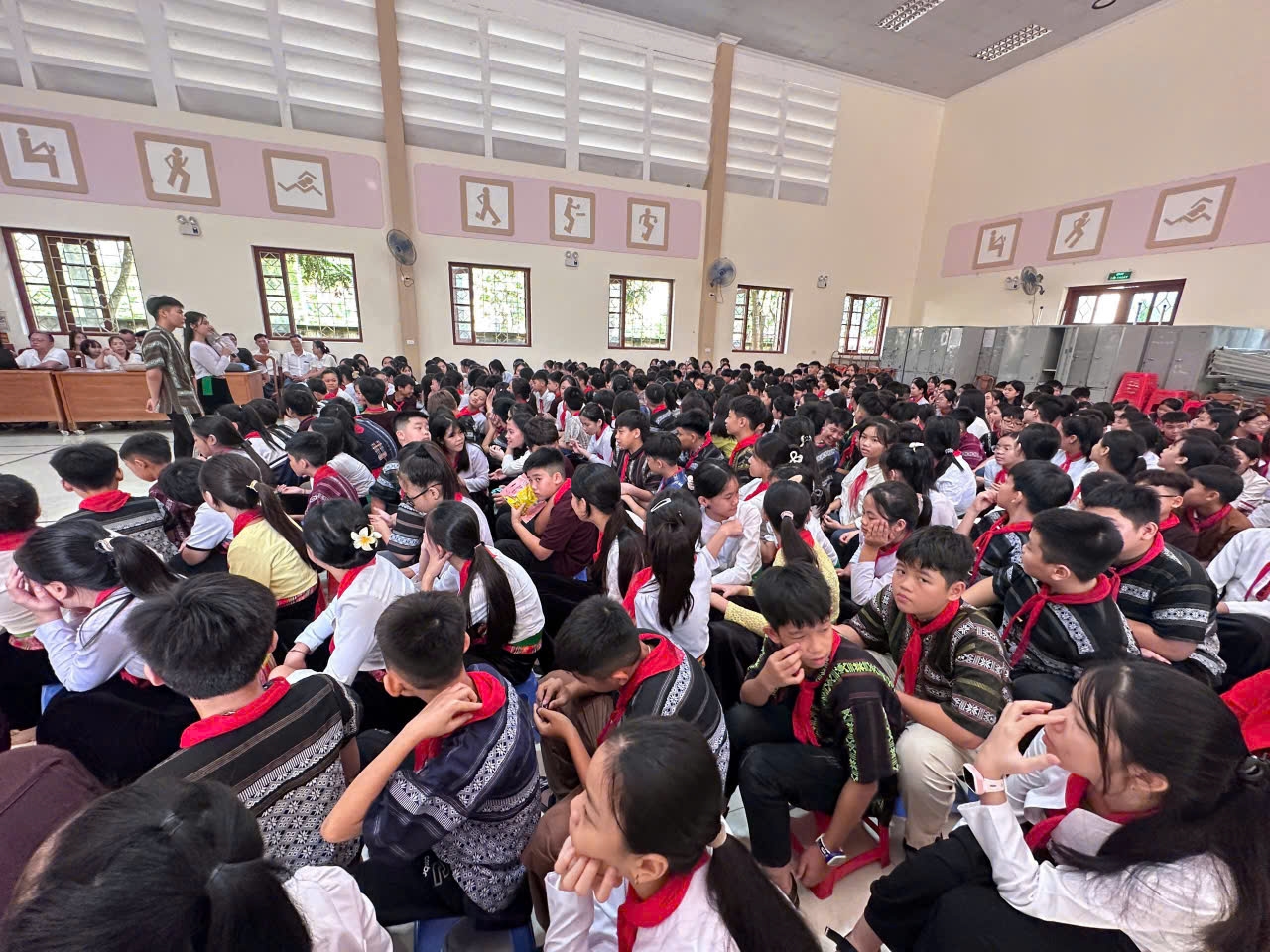 Một buổi sinh hoạt dưới cờ tại Nhà trường (Ảnh: do nhà trường cung cấp) Một buổi sinh hoạt dưới cờ tại Nhà trường (Ảnh: do nhà trường cung cấp)