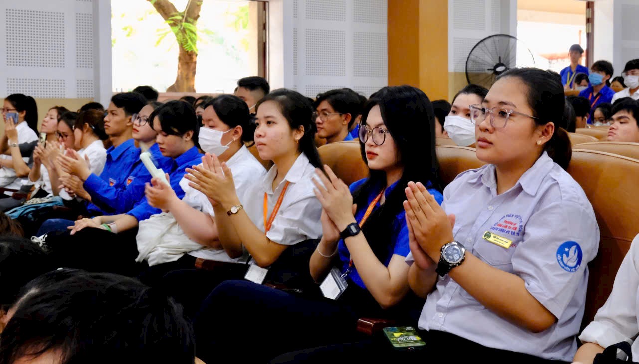 Sinh viên học ngành nông, lâm, thủy sản được hưởng chế độ như học sư phạm?- Ảnh 2. Sinh viên học ngành nông, lâm, thủy sản được hưởng chế độ như học sư phạm?- Ảnh 2.