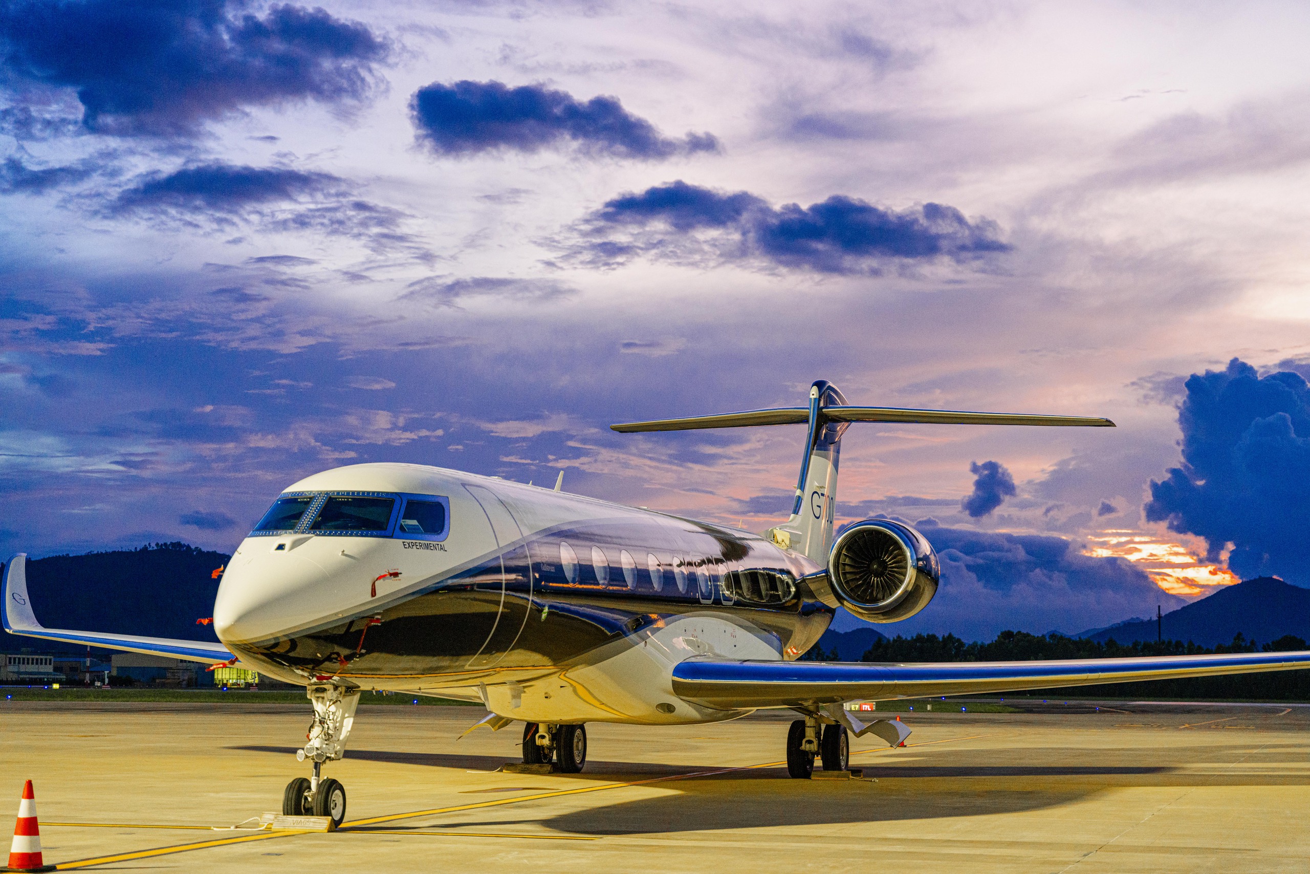 Loạt tàu bay siêu sang Gulfstream đổ bộ sân bay Đà Nẵng - Ảnh 3. Loạt tàu bay siêu sang Gulfstream đổ bộ sân bay Đà Nẵng - Ảnh 3.