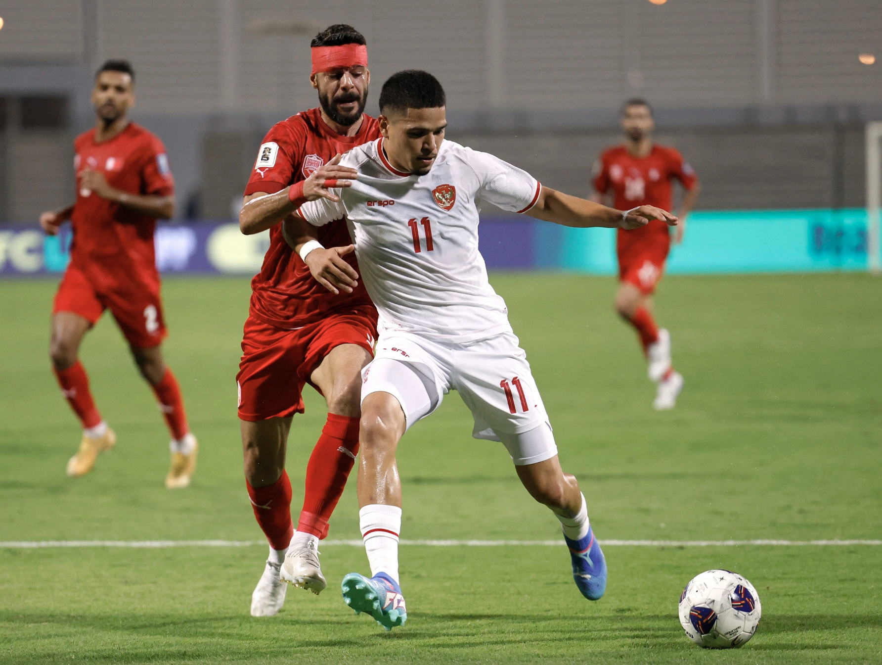 Bị CĐV Indonesia đe dọa dữ dội, Bahrain cầu cứu FIFA và AFC: Muốn đá sân trung lập- Ảnh 2. Bị CĐV Indonesia đe dọa dữ dội, Bahrain cầu cứu FIFA và AFC: Muốn đá sân trung lập- Ảnh 2.