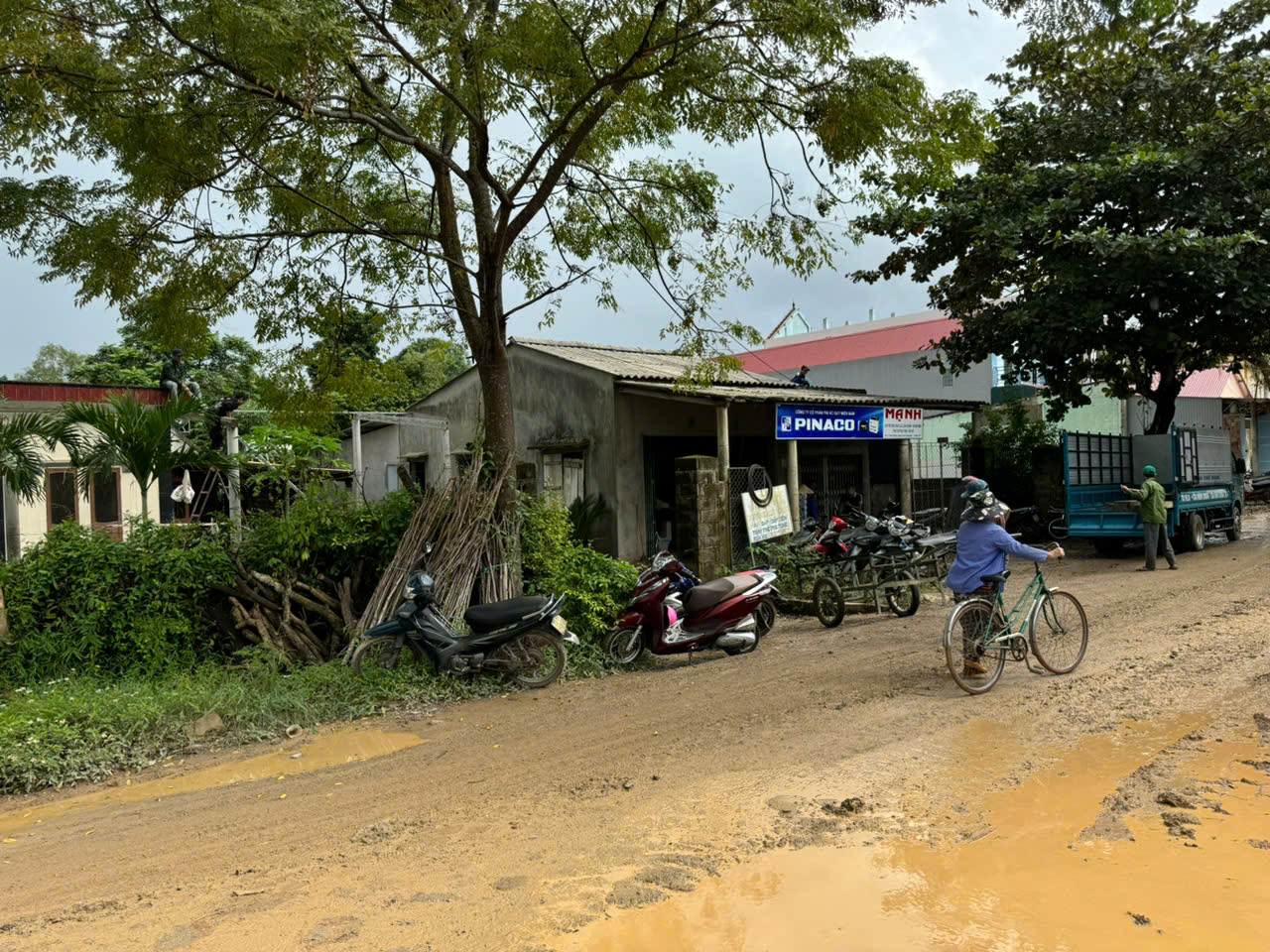 Mặt bằng chưa thông, thời tiết xấu cản tiến độ cao tốc qua Quảng Bình- Ảnh 4. Mặt bằng chưa thông, thời tiết xấu cản tiến độ cao tốc qua Quảng Bình- Ảnh 4.