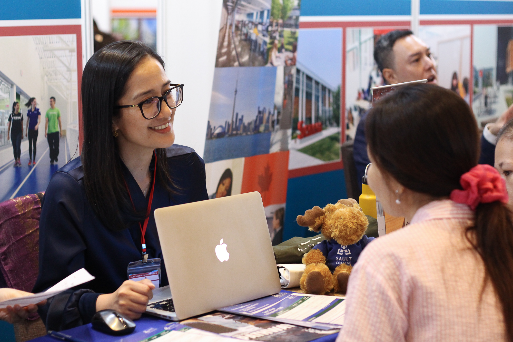 Canada cho phép du học sinh làm thêm nhiều hơn, siết yêu cầu khi chuyển trường- Ảnh 1. Canada cho phép du học sinh làm thêm nhiều hơn, siết yêu cầu khi chuyển trường- Ảnh 1.