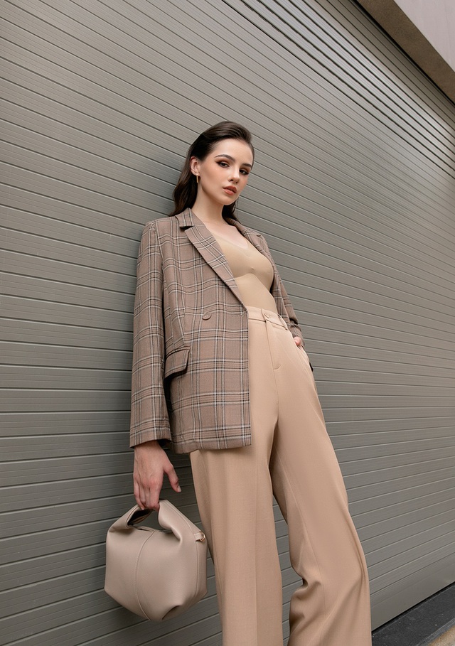 Thiết kế suit cách điệu giúp phái nữ tự tin khẳng định cá tính- Ảnh 8. Thiết kế suit cách điệu giúp phái nữ tự tin khẳng định cá tính- Ảnh 8.