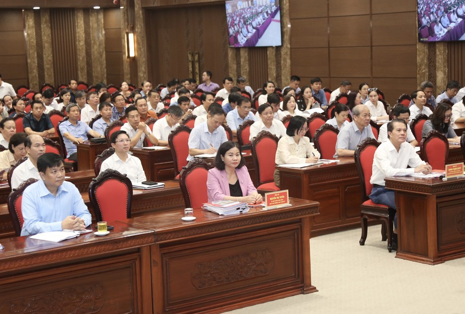 Các đồng chí lãnh đạo TP Hà Nội dự Hội nghị trực tuyến sơ kết công tác kiểm tra, giám sát 6 tháng đầu năm, triển khai nhiệm vụ 6 tháng cuối năm 2024 của Ủy ban Kiểm tra T.Ư.