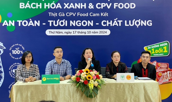 Bà Nguyễn Thị Hương Ngọc, Giám đốc ngành hàng thực phẩm tươi sống - Bách Hóa Xanh chia sẻ thông tin. (Ảnh: Đại Việt)