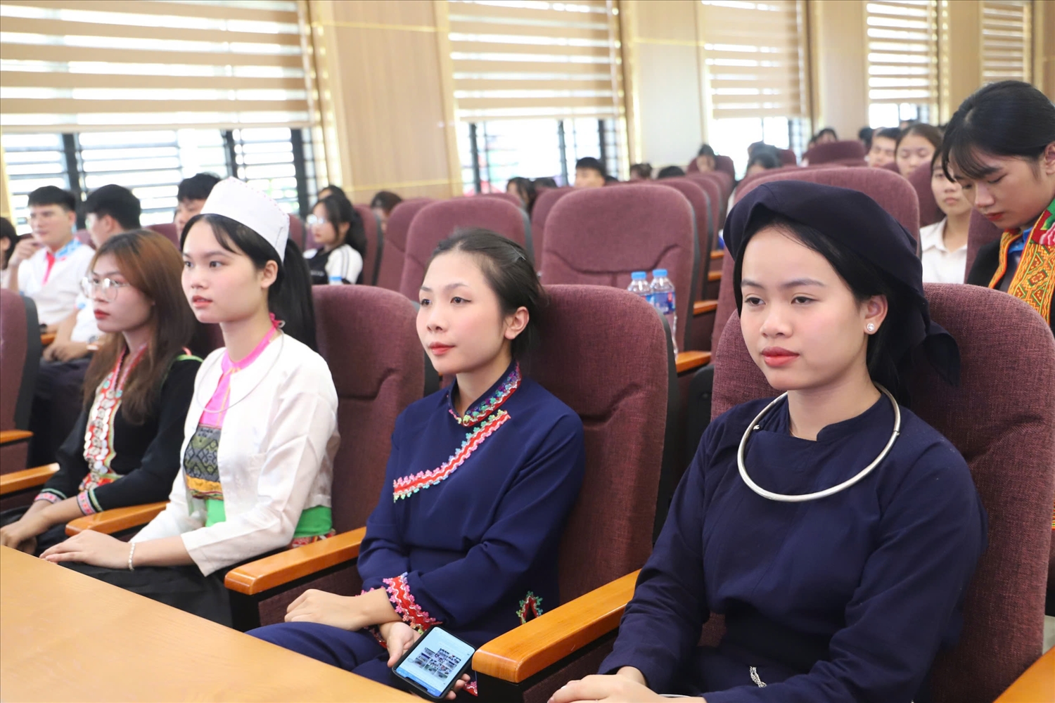 Thanh niên nam nữ DTTS chính là chủ thể trong việc thay đổi trong việc thay đổi định kiến giới và khuôn mẫu giới Thanh niên nam nữ DTTS chính là chủ thể trong việc thay đổi trong việc thay đổi định kiến giới và khuôn mẫu giới