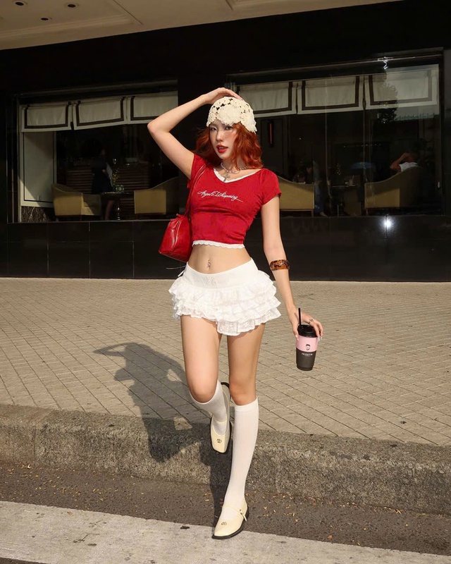 Biến hóa phong cách không giới hạn với áo crop top- Ảnh 8. Biến hóa phong cách không giới hạn với áo crop top- Ảnh 8.