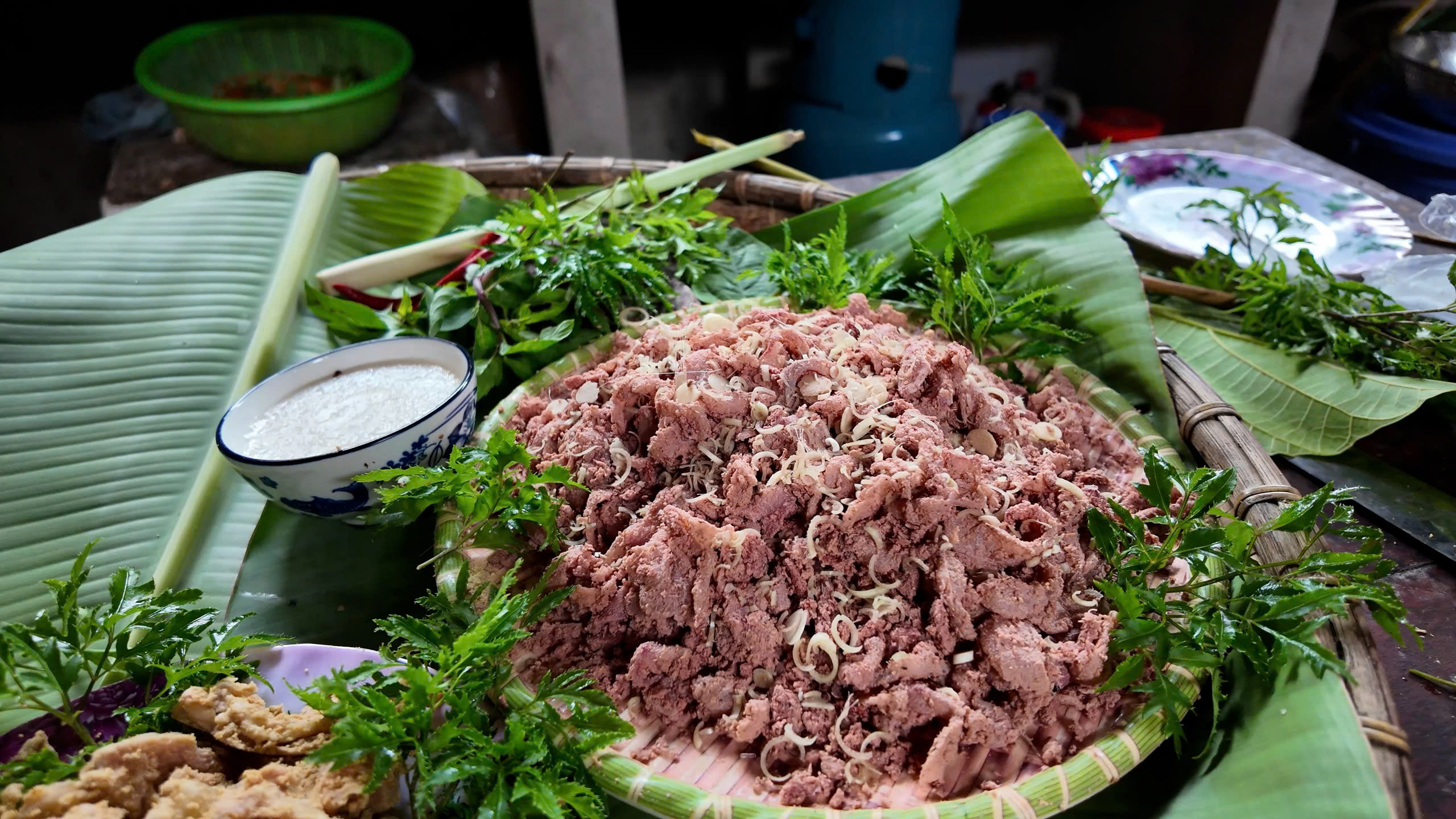 Loại củ rừng to bự này khử tanh cực tốt, ở Phú Thọ dân đào về làm món ngon - Ảnh 4.