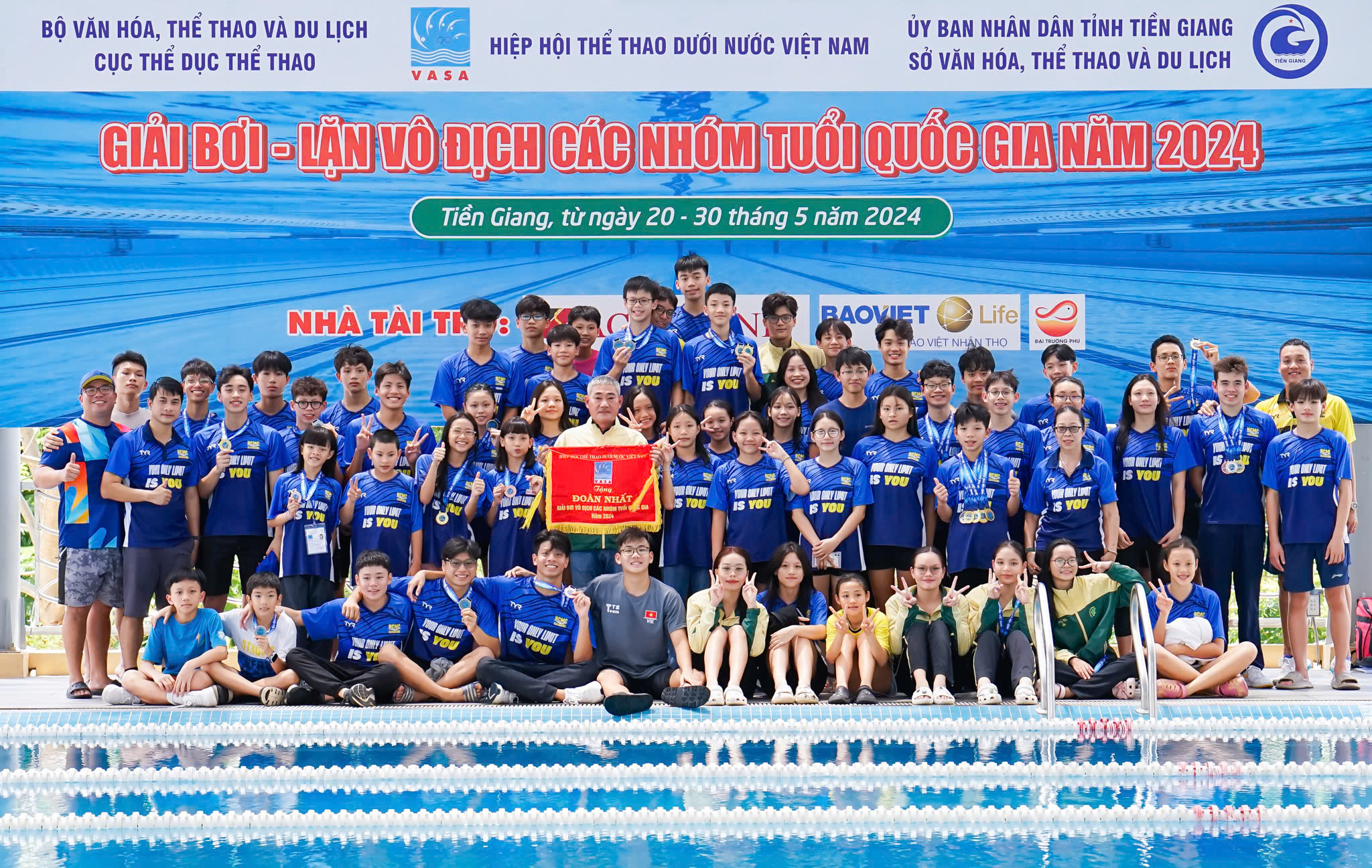 VĐV Việt kiều Lương Jeremie giúp bơi lội TP.HCM trở lại ngôi vương- Ảnh 2. VĐV Việt kiều Lương Jeremie giúp bơi lội TP.HCM trở lại ngôi vương- Ảnh 2.