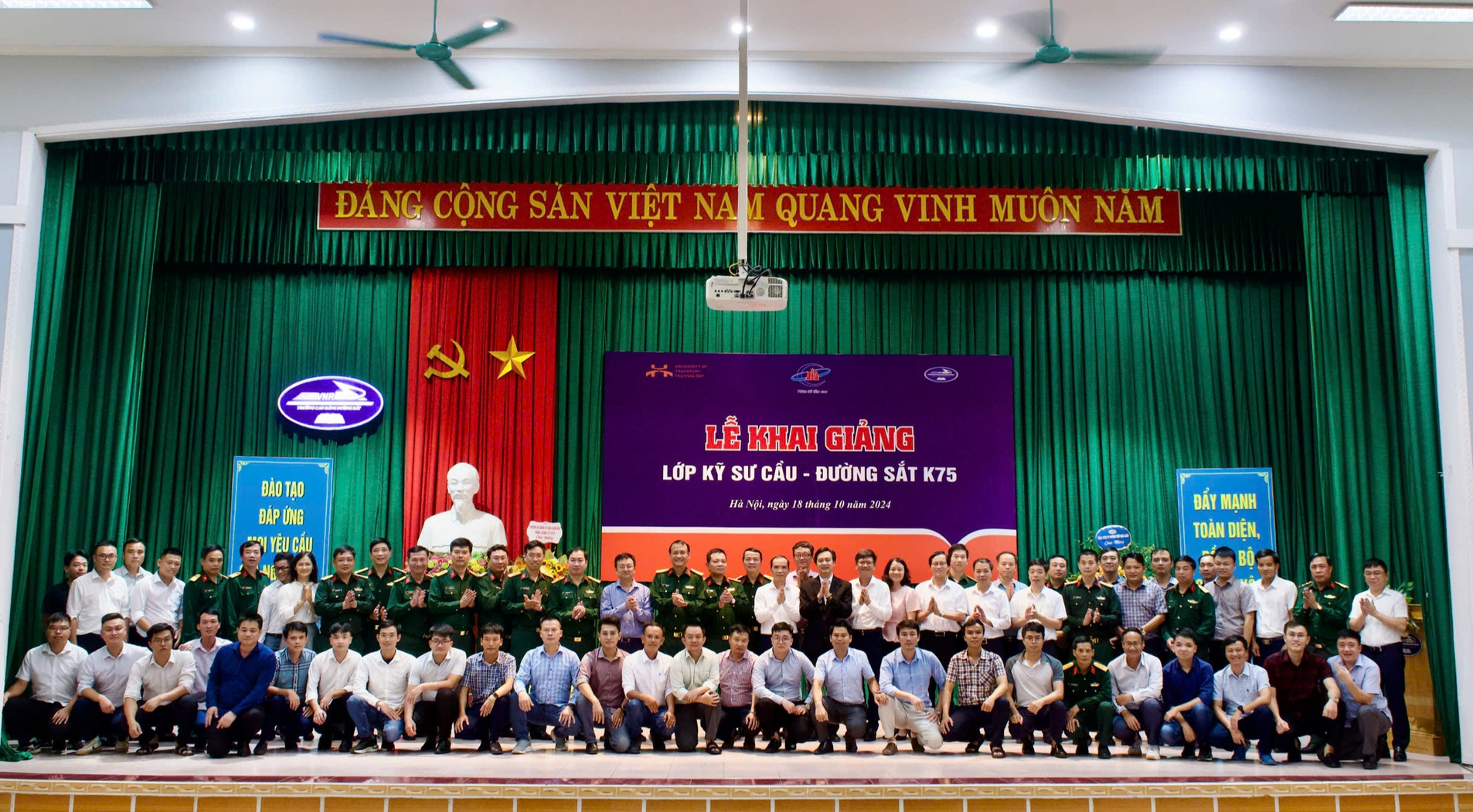 Một tổng công ty xây dựng quân đội đặt hàng đào tạo kỹ sư cầu đường sắt- Ảnh 2. Một tổng công ty xây dựng quân đội đặt hàng đào tạo kỹ sư cầu đường sắt- Ảnh 2.