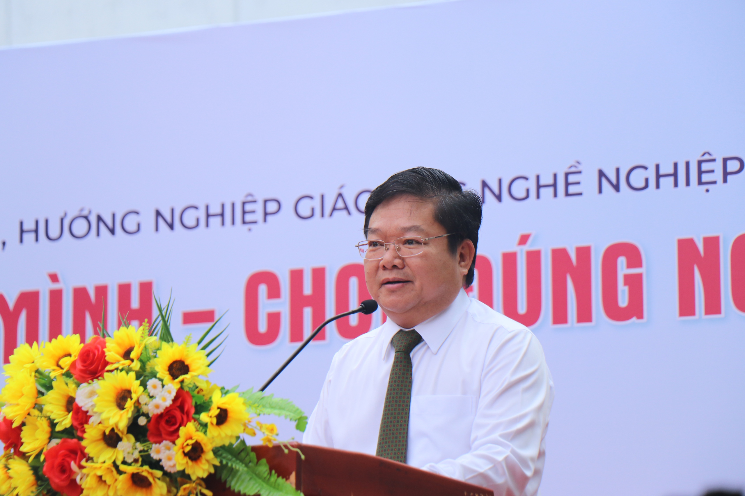 Học sinh TP.HCM hào hứng với ngày hội hướng nghiệp 'Hiểu đúng mình - Chọn đúng nghề'- Ảnh 2. Học sinh TP.HCM hào hứng với ngày hội hướng nghiệp 'Hiểu đúng mình - Chọn đúng nghề'- Ảnh 2.