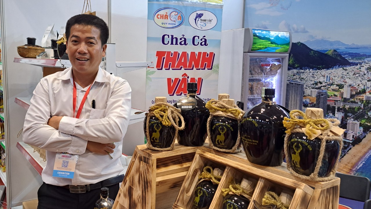 “Sướng” với đủ loại đặc sản trình làng ở TP HCM - Ảnh 7. “Sướng” với đủ loại đặc sản trình làng ở TP HCM - Ảnh 7.