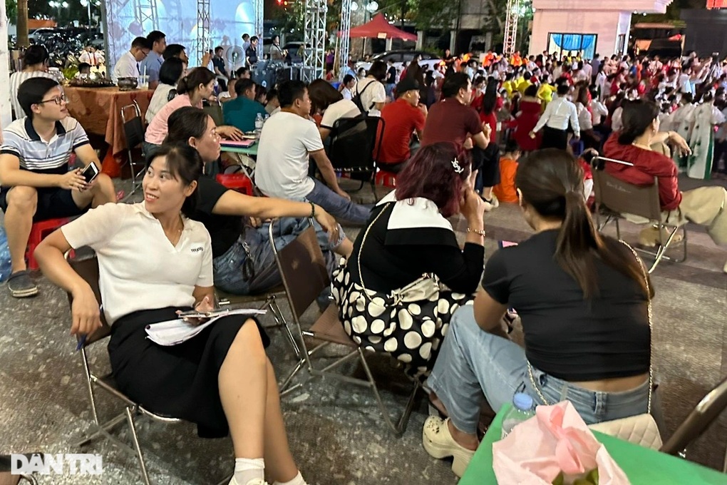 Đấu giá đất quận Hà Đông: Giá lên 246 triệu đồng/m2 sau 9 vòng đấu? - 2 Đấu giá đất quận Hà Đông: Giá lên 246 triệu đồng/m2 sau 9 vòng đấu? - 2