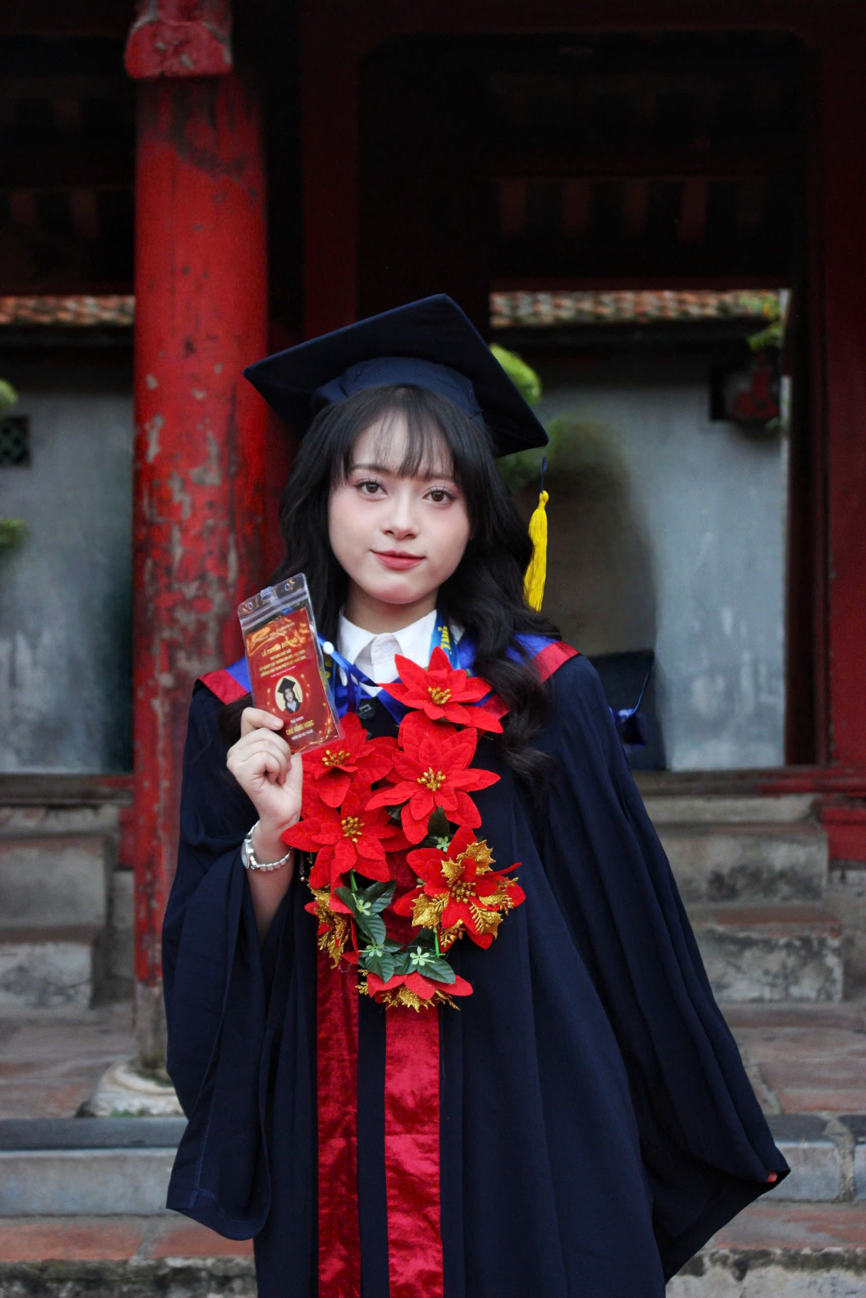 Nữ bác sĩ 10X là thủ khoa Đại học Y Hà Nội: Bỏ ngành Luật “rẽ” sang ngành Y và bí quyết học Nữ bác sĩ 10X là thủ khoa Đại học Y Hà Nội: Bỏ ngành Luật “rẽ” sang ngành Y và bí quyết học
