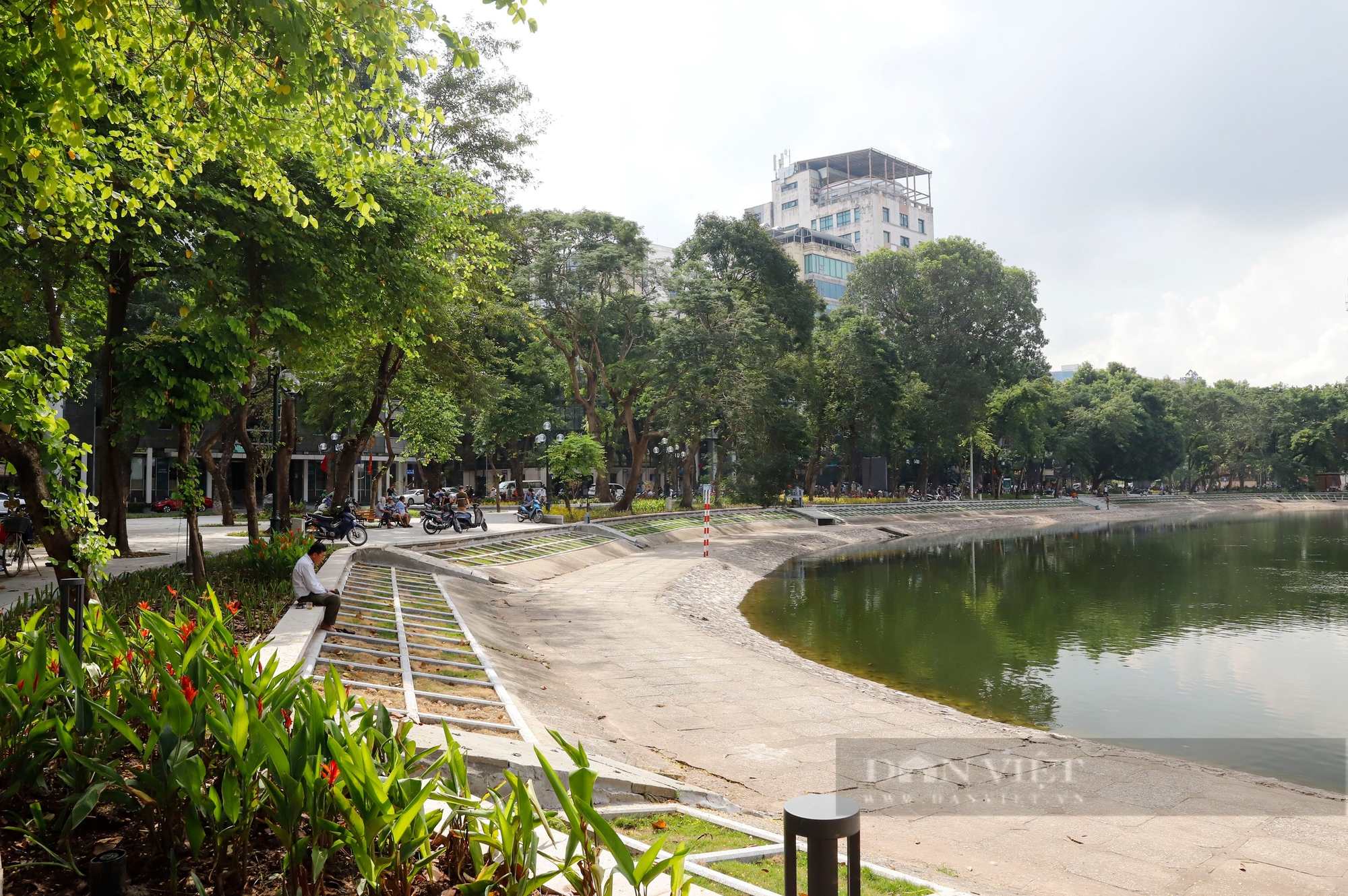 Diện mạo mới của hồ từng nuôi thiên nga ở Hà Nội sau khi được đầu tư gần 90 tỷ đồng- Ảnh 2. Diện mạo mới của hồ từng nuôi thiên nga ở Hà Nội sau khi được đầu tư gần 90 tỷ đồng- Ảnh 2.
