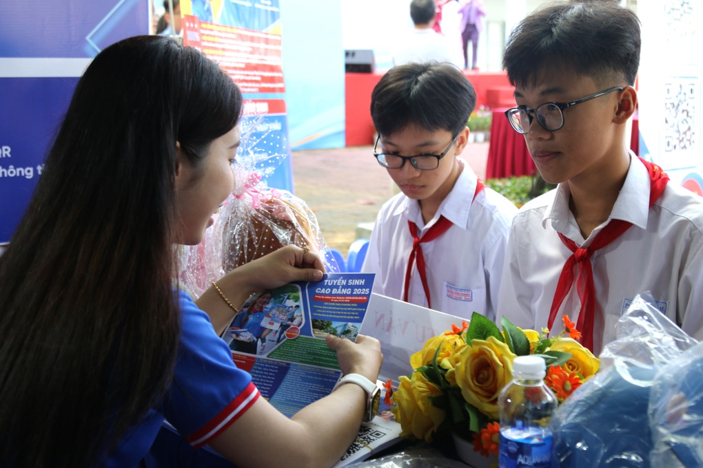 TPHCM tổ chức ngày hội tư vấn giáo dục nghề nghiệp tại 22 quận, huyện - 4 TPHCM tổ chức ngày hội tư vấn giáo dục nghề nghiệp tại 22 quận, huyện - 4