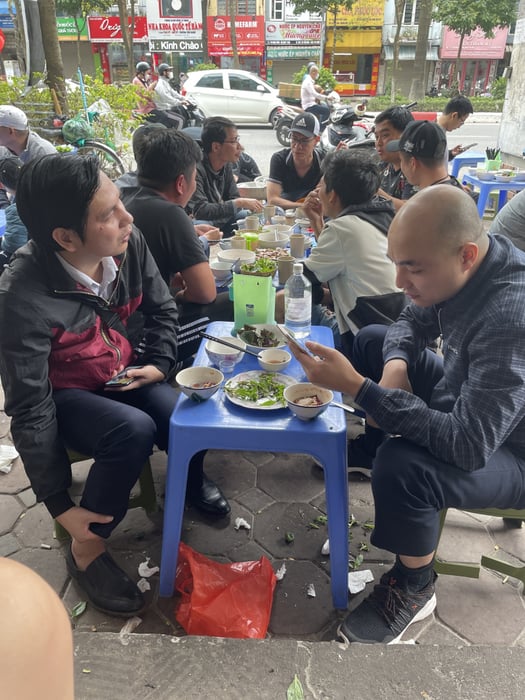 Những quán lòng lợn ngon nức tiếng quận Hoàng Mai, Hà Nội - Ảnh 3. Những quán lòng lợn ngon nức tiếng quận Hoàng Mai, Hà Nội - Ảnh 3.
