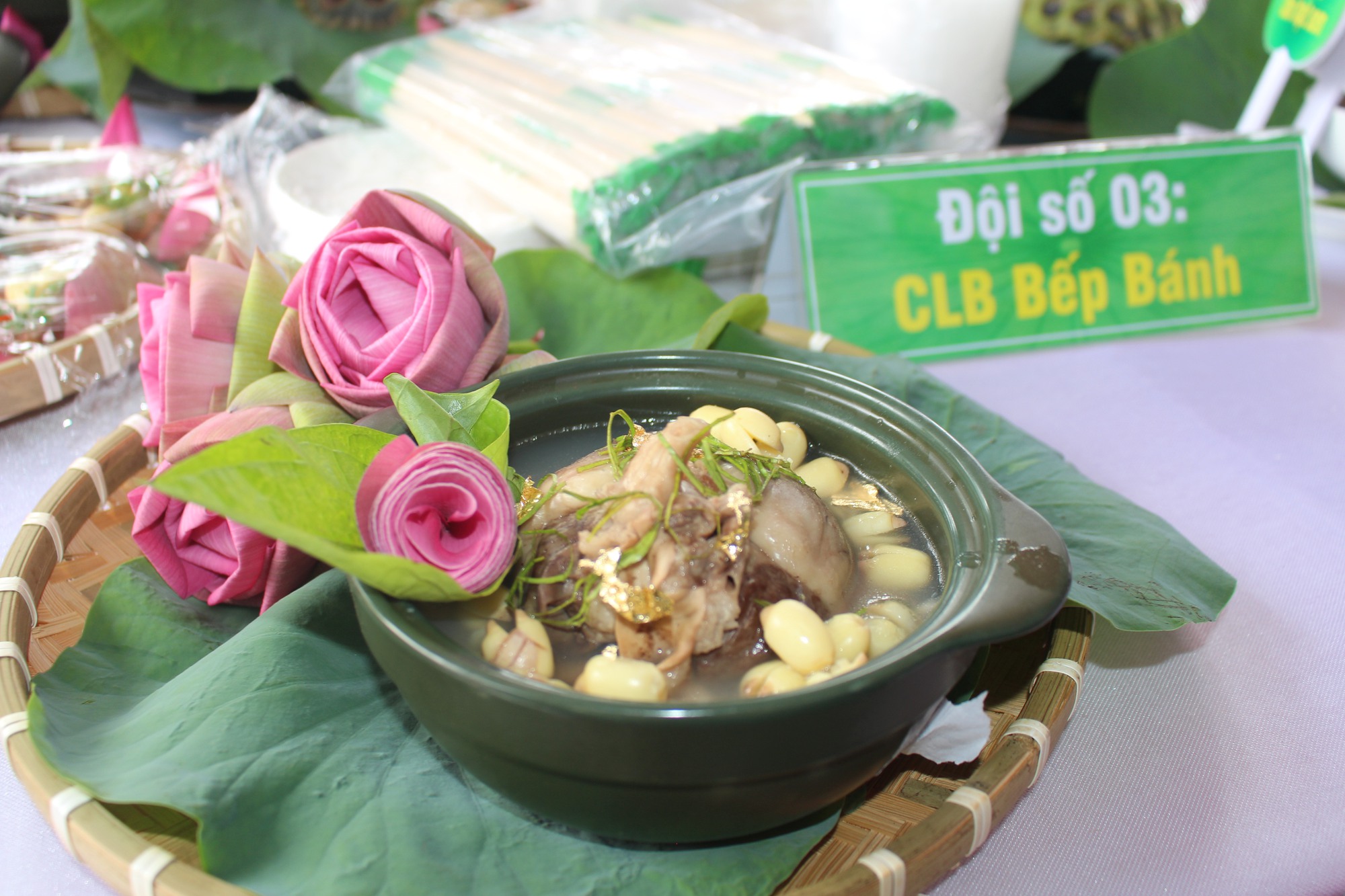 Kỷ lục Việt Nam với 200 món ăn được chế biến từ sen ở Đồng Tháp - Ảnh 10. Kỷ lục Việt Nam với 200 món ăn được chế biến từ sen ở Đồng Tháp - Ảnh 10.