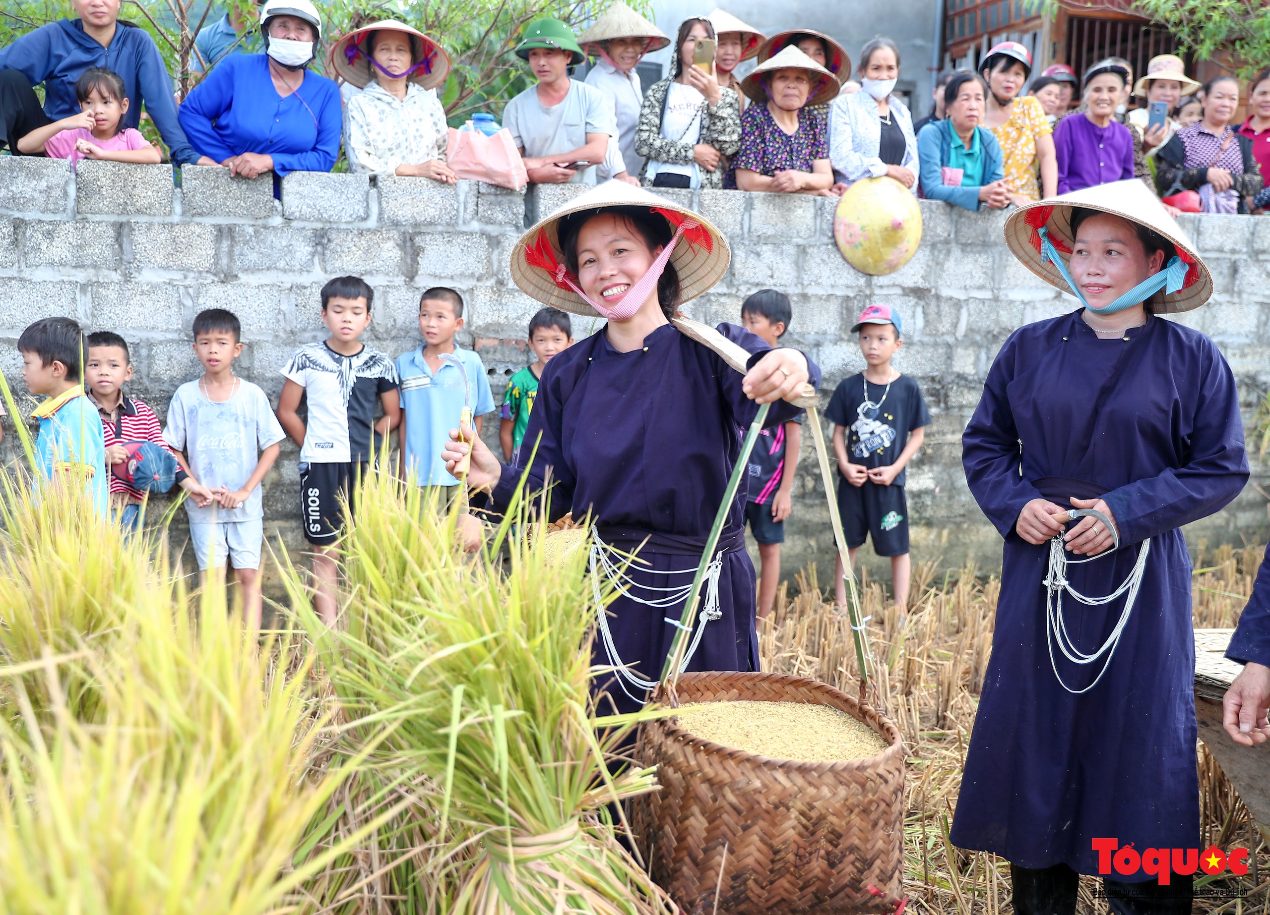 Lên Bắc Sơn xem đồng bào Tày thi gặt lúa bằng công cụ thô sơ - Ảnh 19. Lên Bắc Sơn xem đồng bào Tày thi gặt lúa bằng công cụ thô sơ - Ảnh 19.