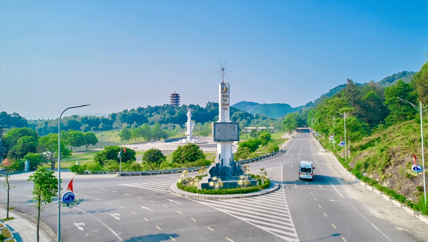 Khu Di tích lịch sử Quốc gia đặc biệt Ngã ba Đồng Lộc Khu Di tích lịch sử Quốc gia đặc biệt Ngã ba Đồng Lộc