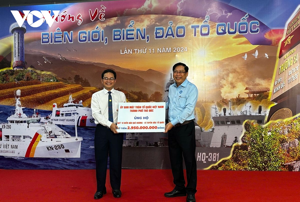 hơn 35,3 tỷ đồng ủng hộ quỹ vì biển đảo quê hương - vì tuyến đầu tổ quốc hình ảnh 4 hon 35,3 ty dong ung ho quy vi bien dao que huong - vi tuyen dau to quoc hinh anh 4