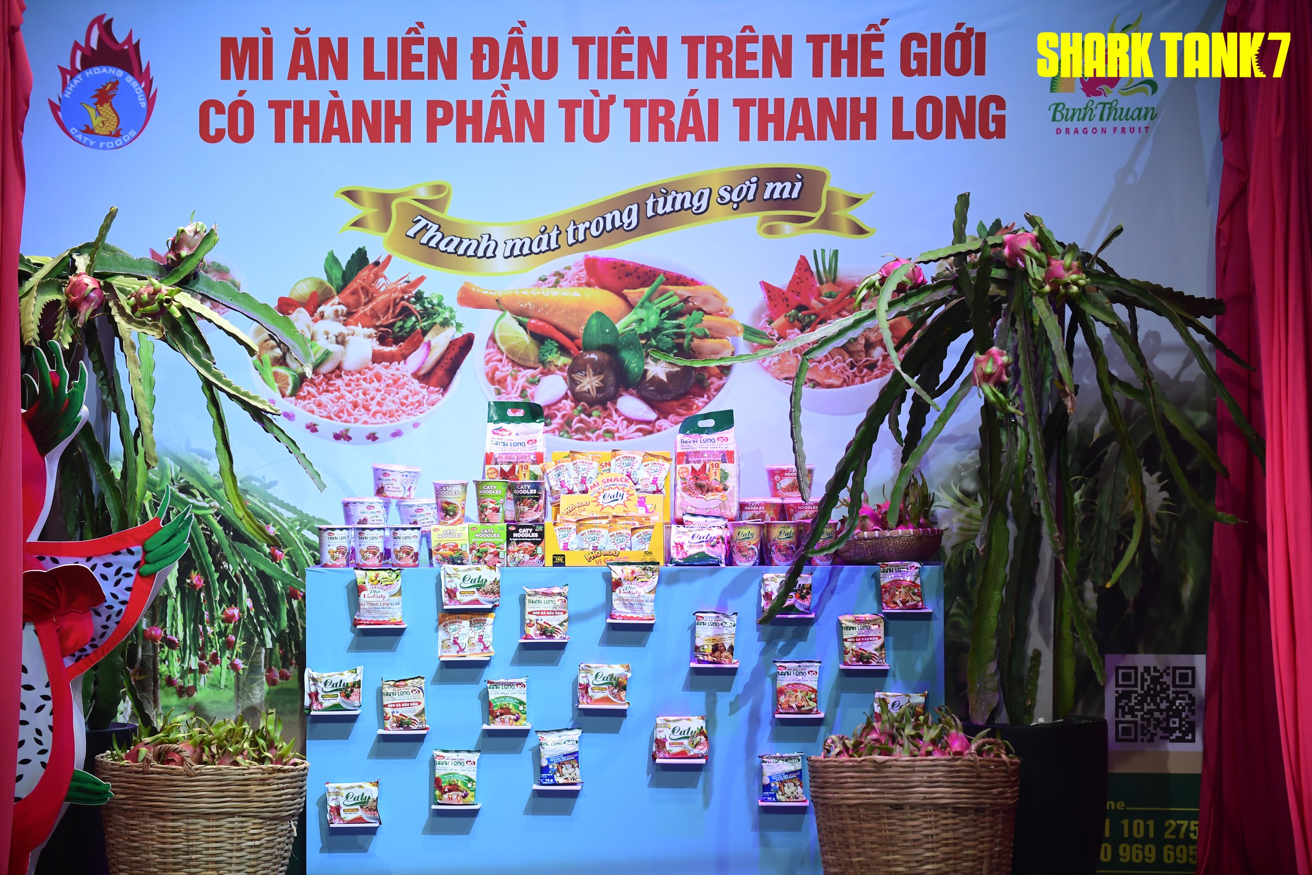 Độc đáo: Mì tôm thanh long