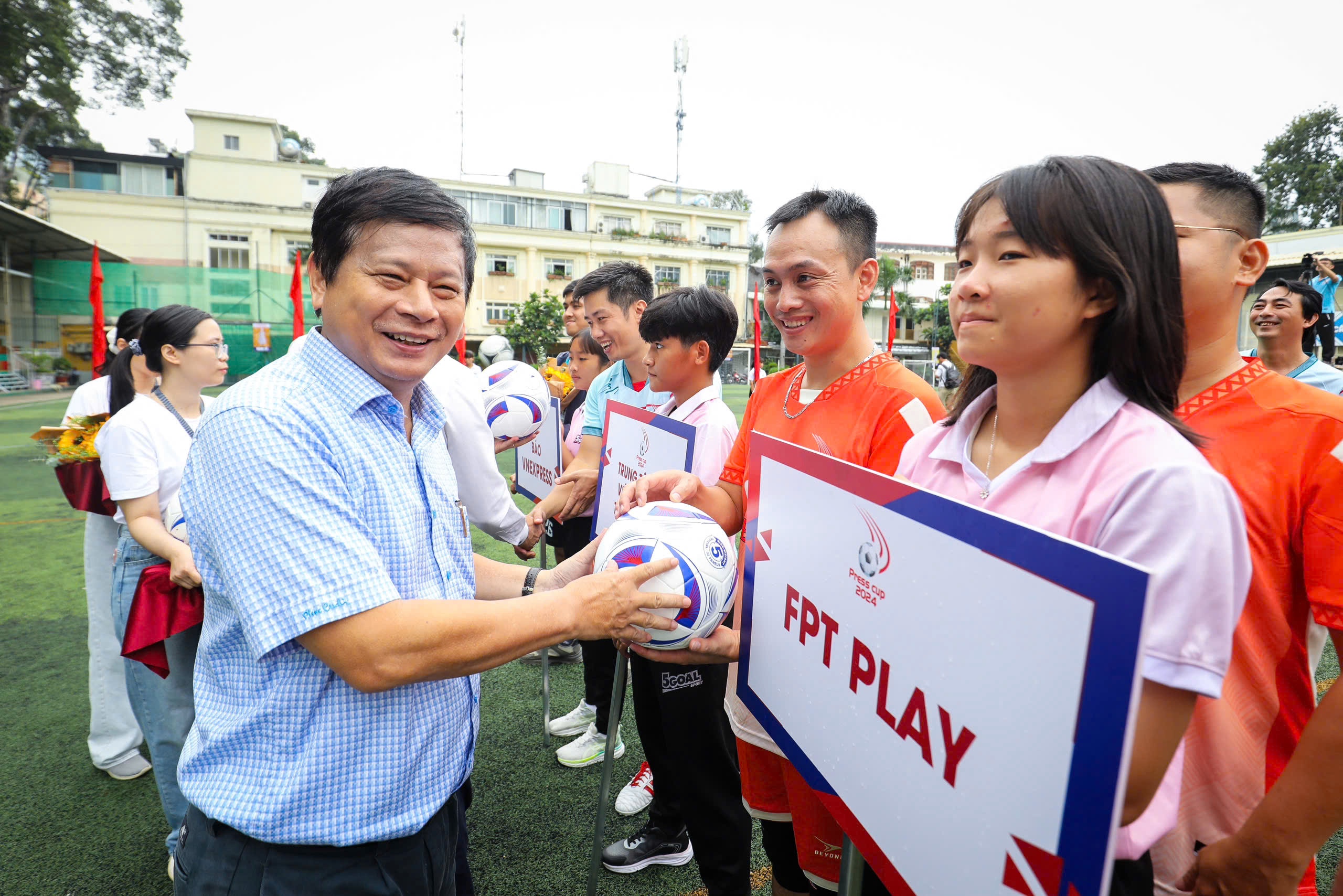Khai mạc Press Cup 2024: Tràn ngập niềm vui, các trận đấu hấp dẫn- Ảnh 5. Khai mạc Press Cup 2024: Tràn ngập niềm vui, các trận đấu hấp dẫn- Ảnh 5.
