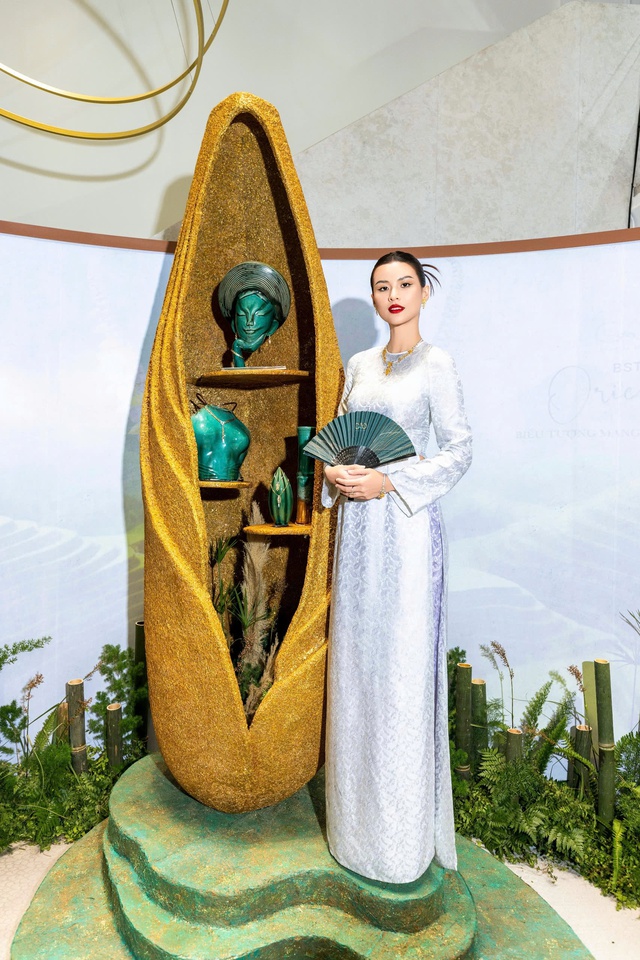 Hoa hậu Khánh Vân rạng rỡ tại triển lãm tôn vinh văn hóa Việt- Ảnh 11. Hoa hậu Khánh Vân rạng rỡ tại triển lãm tôn vinh văn hóa Việt- Ảnh 11.