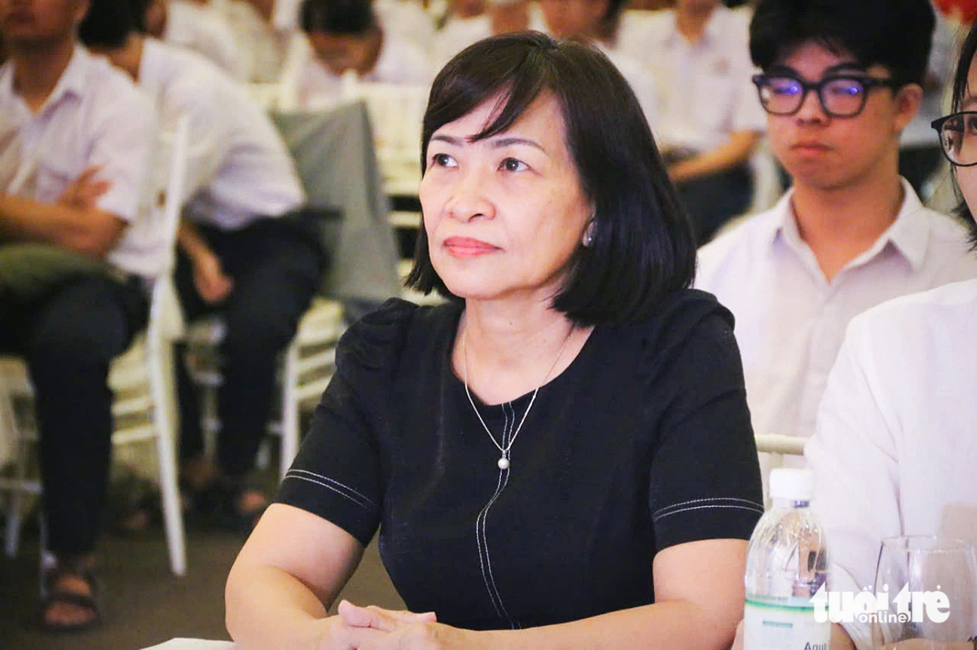 Người dượng bán hàng rong dắt cháu mồ côi cha mẹ về Nha Trang nhận học bổng Tiếp sức đến trường - Ảnh 10. Ba chị em mất cha mẹ cùng học ĐH Khoa học Tự nhiên TP.HCM: Tiếp sức đến trường làm mình bớt cô đơn! - Ảnh 23.