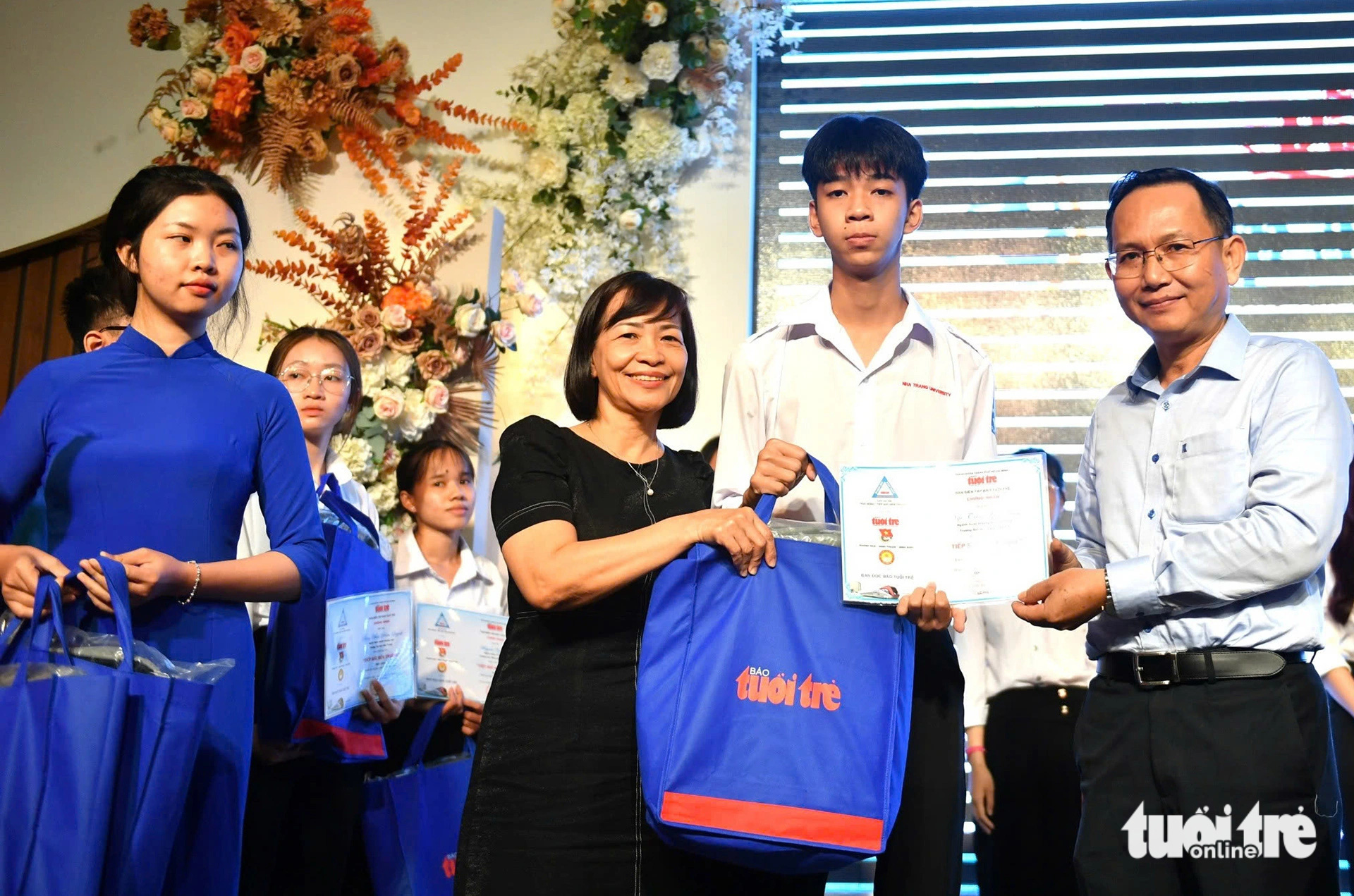 Ba chị em mất cha mẹ cùng học ĐH Khoa học Tự nhiên TP.HCM: Tiếp sức đến trường làm mình bớt cô đơn! - Ảnh 26.