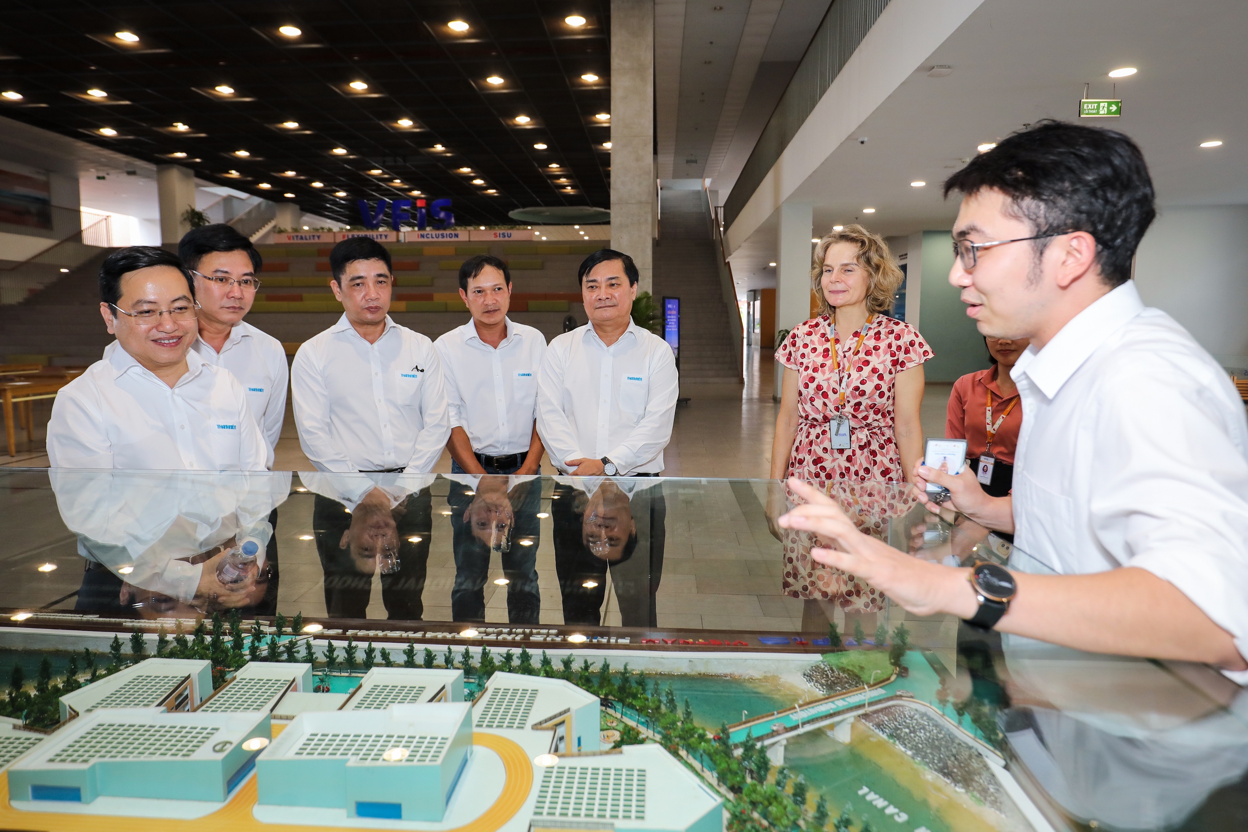 Báo Thanh Niên ký kết hợp tác với Trường ĐH Tôn Đức Thắng- Ảnh 6. Báo Thanh Niên ký kết hợp tác với Trường ĐH Tôn Đức Thắng- Ảnh 6.
