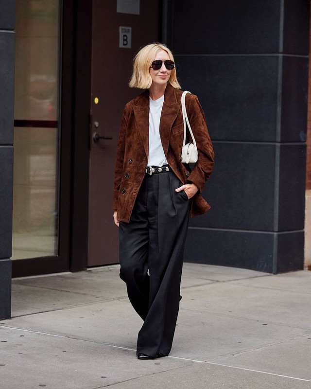 Mùa lạnh đến, không món đồ nào qua được áo blazer- Ảnh 6. Mùa lạnh đến, không món đồ nào qua được áo blazer- Ảnh 6.