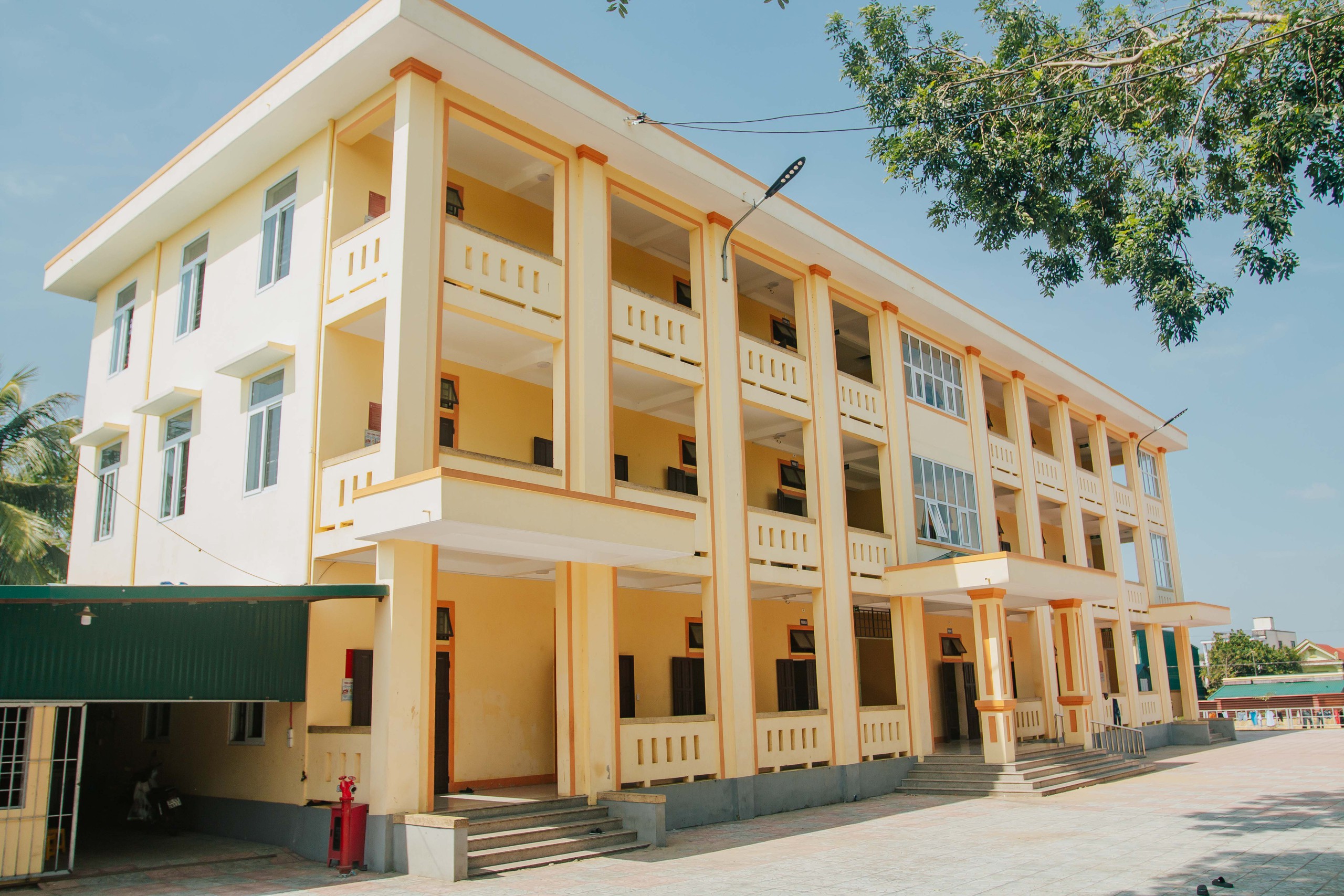Trường học xuống cấp, giáo viên học sinh lo lắng mùa mưa bão- Ảnh 8. Trường học xuống cấp, giáo viên học sinh lo lắng mùa mưa bão- Ảnh 8.