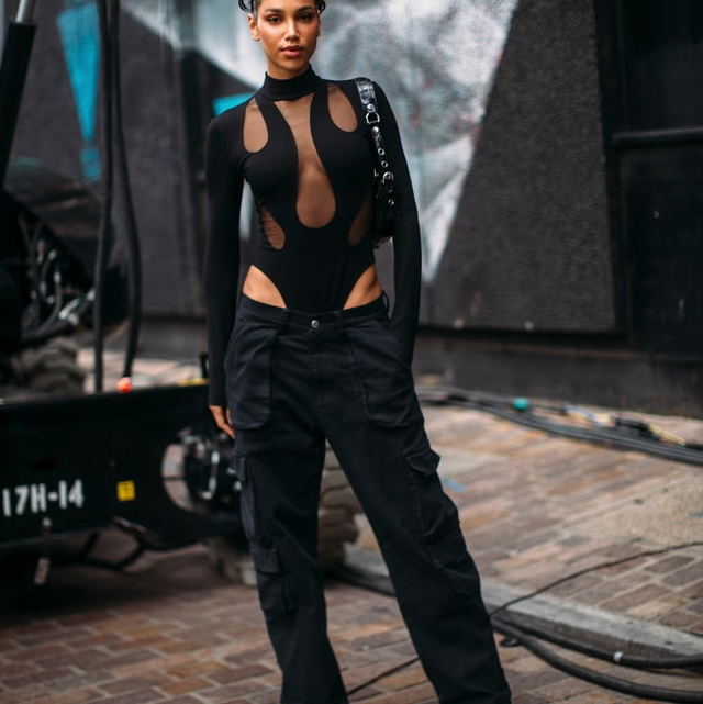 Một cách hoàn toàn mới để mặc bodysuit, xu hướng kỳ lạ và khác thường- Ảnh 4. Một cách hoàn toàn mới để mặc bodysuit, xu hướng kỳ lạ và khác thường- Ảnh 4.