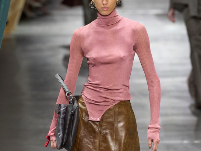 Một cách hoàn toàn mới để mặc bodysuit, xu hướng kỳ lạ và khác thường- Ảnh 7. Một cách hoàn toàn mới để mặc bodysuit, xu hướng kỳ lạ và khác thường- Ảnh 7.