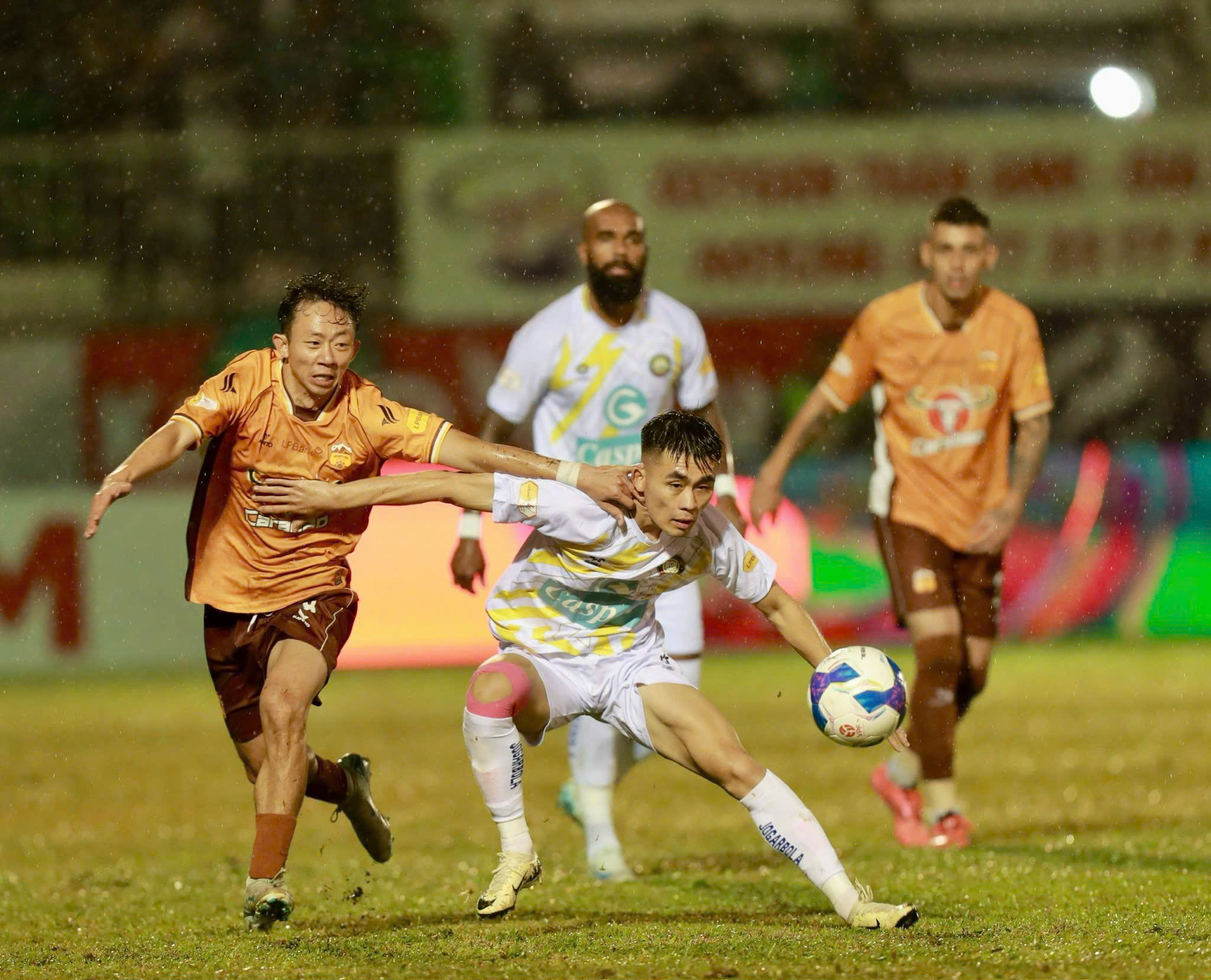 Bảng xếp hạng vòng 5 V-League mới nhất: Thanh Hóa, Thể Công Viettel chia ngôi đầu, HAGL thứ mấy?- Ảnh 2. Bảng xếp hạng vòng 5 V-League mới nhất: Thanh Hóa, Thể Công Viettel chia ngôi đầu, HAGL thứ mấy?- Ảnh 2.