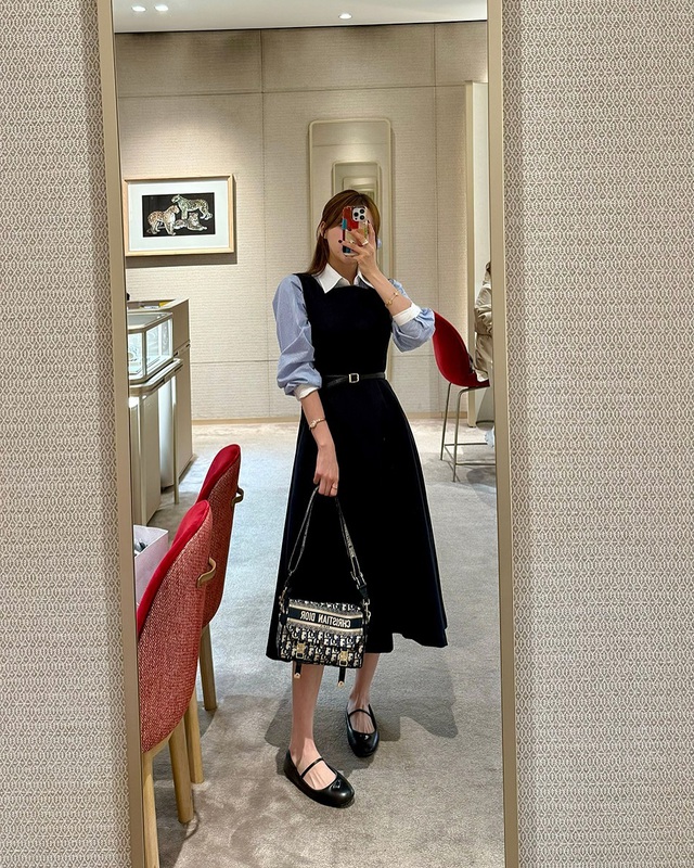 Bí quyết chinh phục thời trang minimalism đơn giản mà vẫn cuốn hút- Ảnh 2. Bí quyết chinh phục thời trang minimalism đơn giản mà vẫn cuốn hút- Ảnh 2.