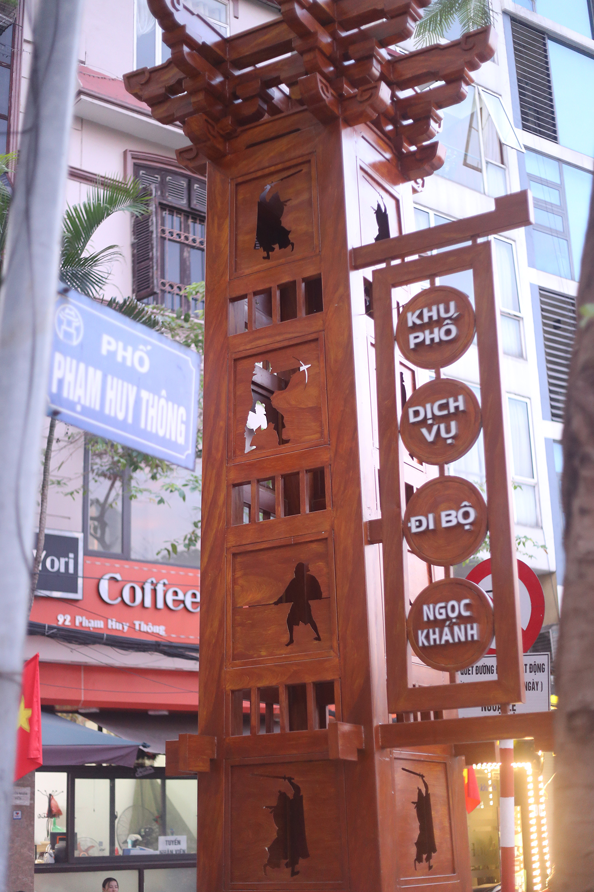 Phố đi bộ mới nhất của Hà Nội thưa vắng, chủ hộ kinh doanh than khó- Ảnh 1. Phố đi bộ mới nhất của Hà Nội thưa vắng, chủ hộ kinh doanh than khó- Ảnh 1.