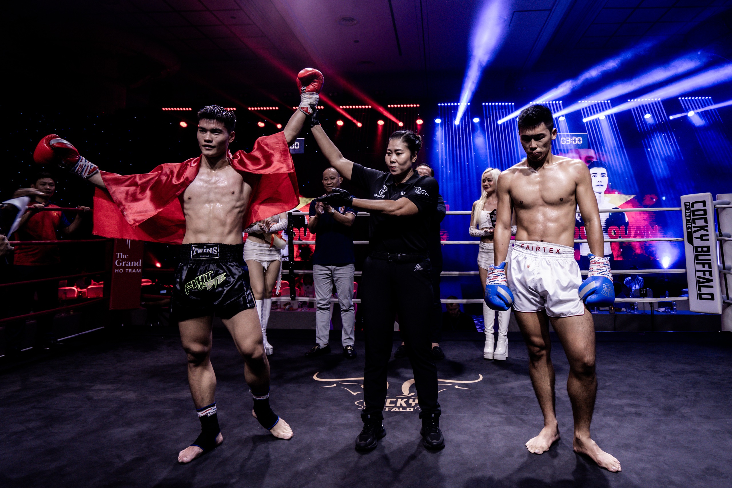 Quét trụ cực hay, võ sĩ Việt Nam hạ knock-out mãn nhãn võ sĩ Đài Loan- Ảnh 2. Quét trụ cực hay, võ sĩ Việt Nam hạ knock-out mãn nhãn võ sĩ Đài Loan- Ảnh 2.