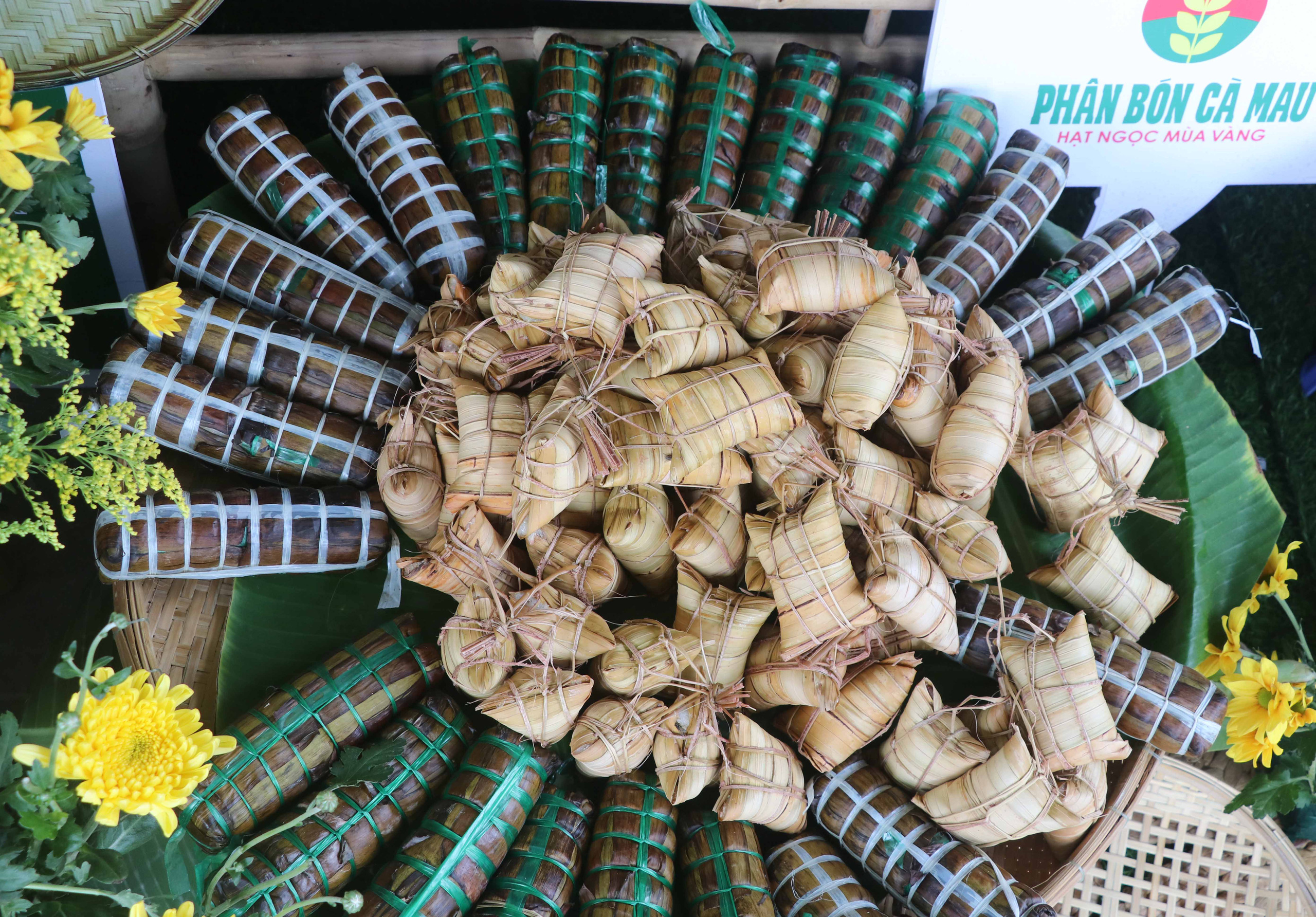 Đặc sắc bánh “phu thê” thể hiện chủ quyền biển đảo Việt Nam - Ảnh 2. Đặc sắc bánh “phu thê” thể hiện chủ quyền biển đảo Việt Nam - Ảnh 2.