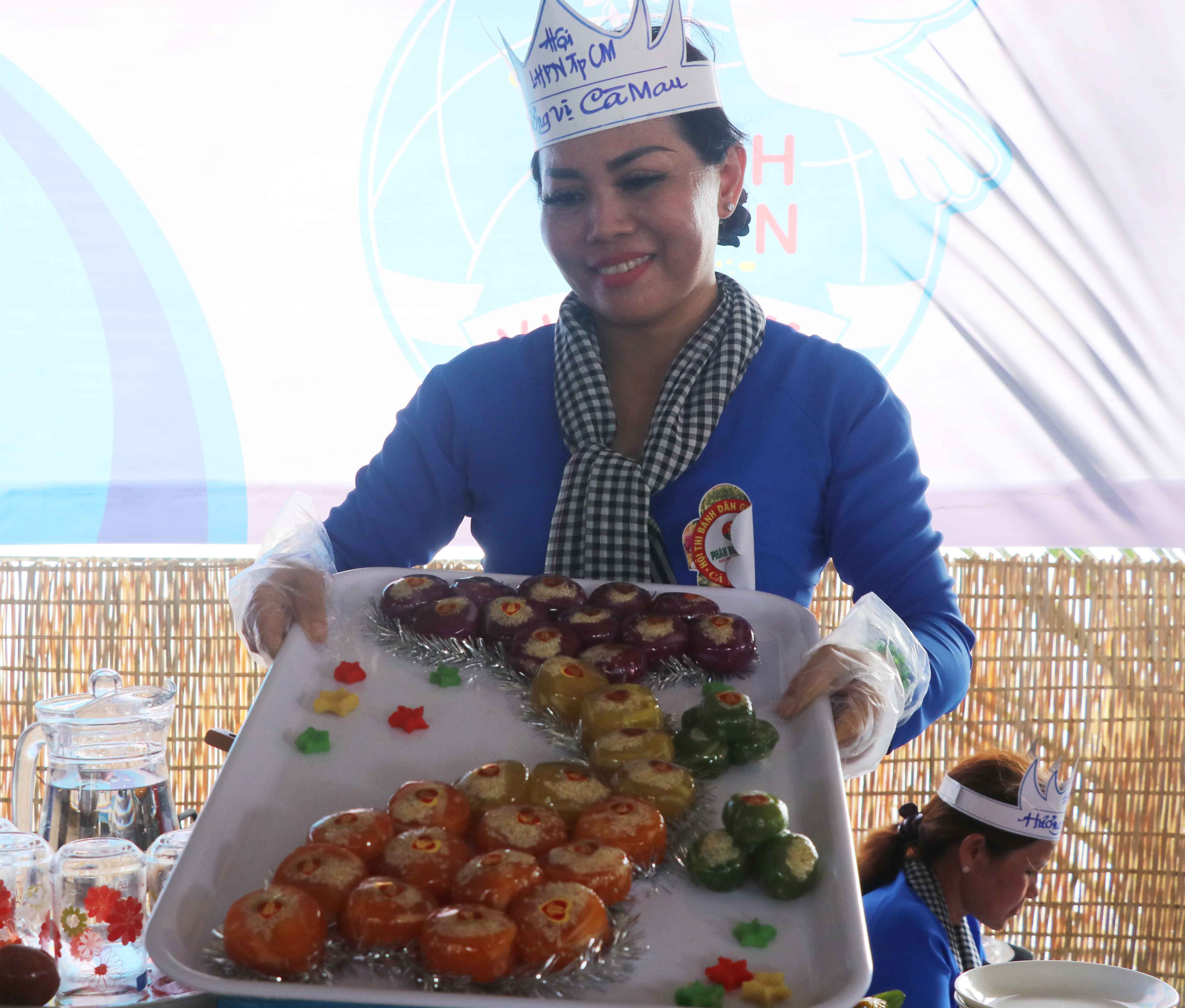 Đặc sắc bánh “phu thê” thể hiện chủ quyền biển đảo Việt Nam - Ảnh 7. Đặc sắc bánh “phu thê” thể hiện chủ quyền biển đảo Việt Nam - Ảnh 7.