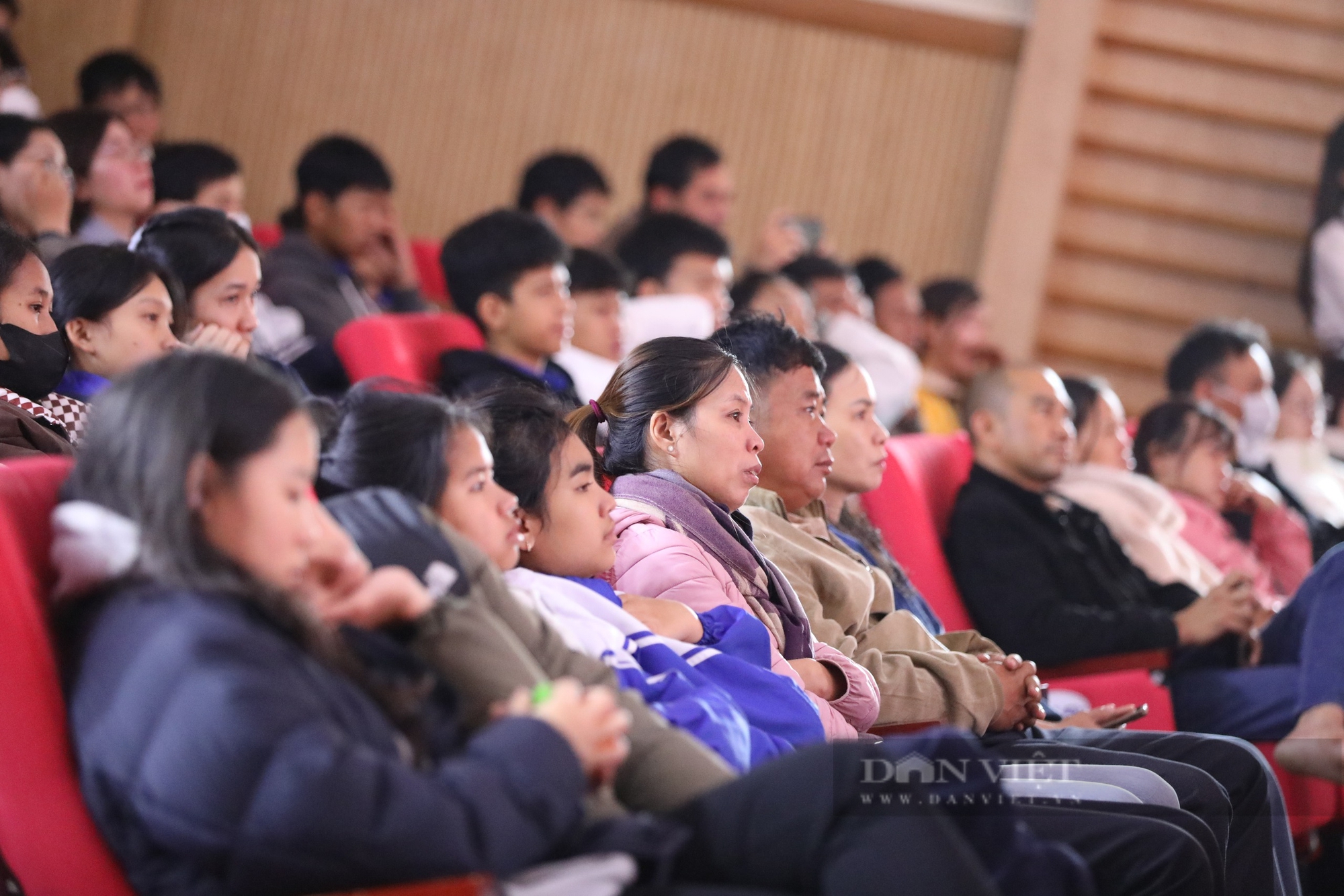 90 tân sinh viên khó khăn tại Tây Nguyên được trao học bổng