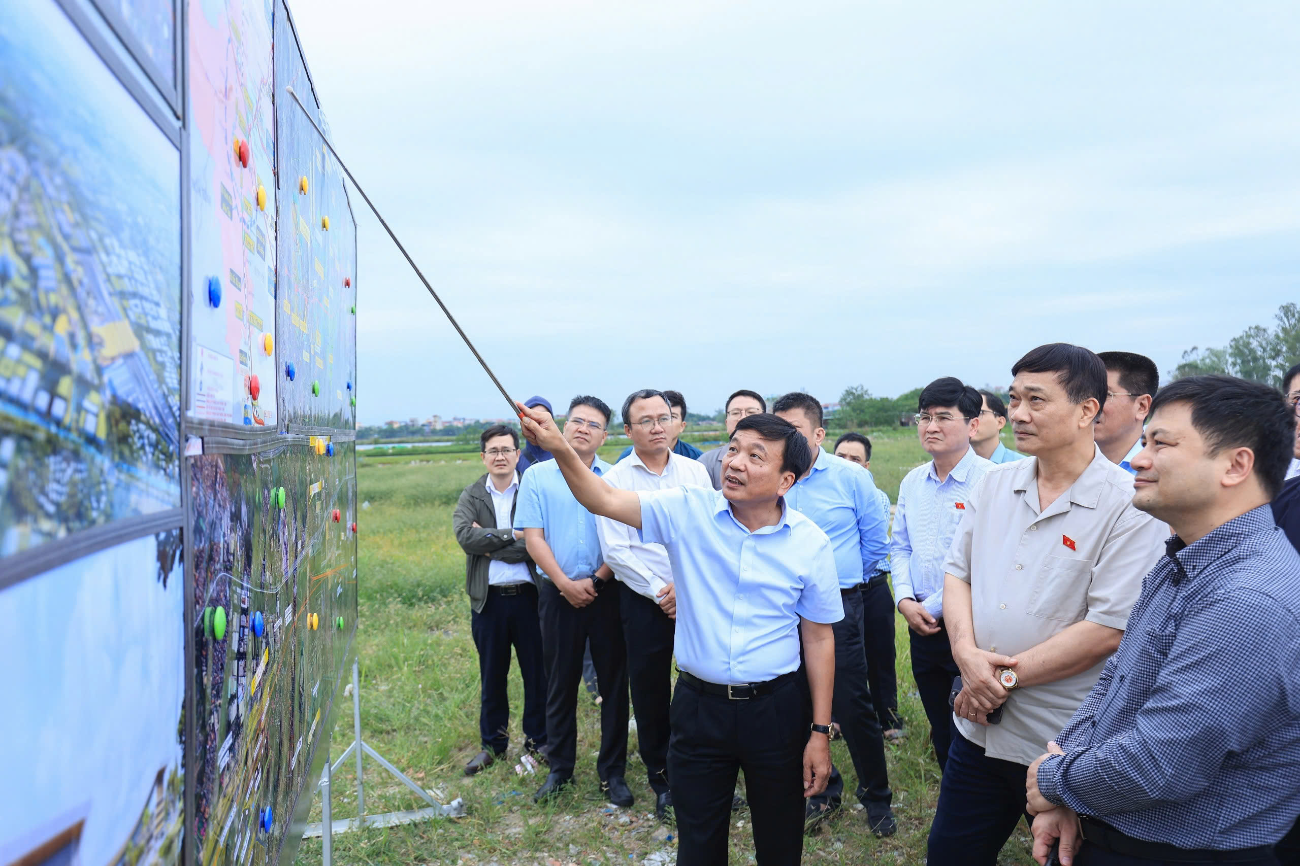 Đoàn công tác Quốc hội khảo sát thực tế dự án đường sắt tốc độ cao Bắc - Nam- Ảnh 5. Đoàn công tác Quốc hội khảo sát thực tế dự án đường sắt tốc độ cao Bắc - Nam- Ảnh 5.