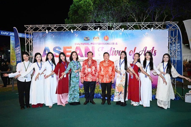 Liên hoan Nghệ thuật ASEAN: Bản sắc văn hóa thúc đẩy hiểu biết chung trong khu vực - Ảnh 4. Liên hoan Nghệ thuật ASEAN: Bản sắc văn hóa thúc đẩy hiểu biết chung trong khu vực - Ảnh 4.