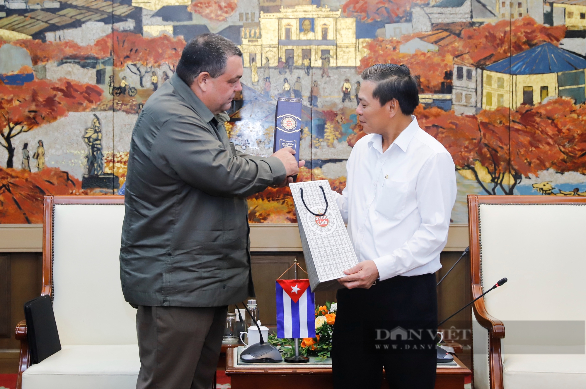 Hội Tiểu nông Cuba chào xã giao lãnh đạo TP.Hải Phòng và tham quan các công trình đặc biệt- Ảnh 6. Hội Tiểu nông Cuba chào xã giao lãnh đạo TP.Hải Phòng và tham quan các công trình đặc biệt- Ảnh 6.
