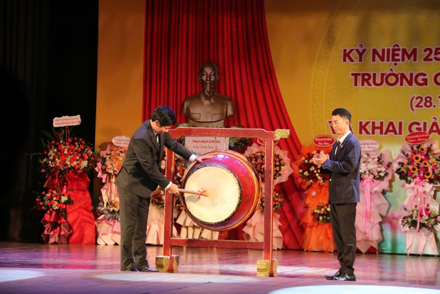 Trường Cao đẳng Du lịch Huế kỷ niệm 25 năm thành lập và khai giảng năm học mới - Ảnh 2. Trường Cao đẳng Du lịch Huế kỷ niệm 25 năm thành lập và khai giảng năm học mới - Ảnh 2.