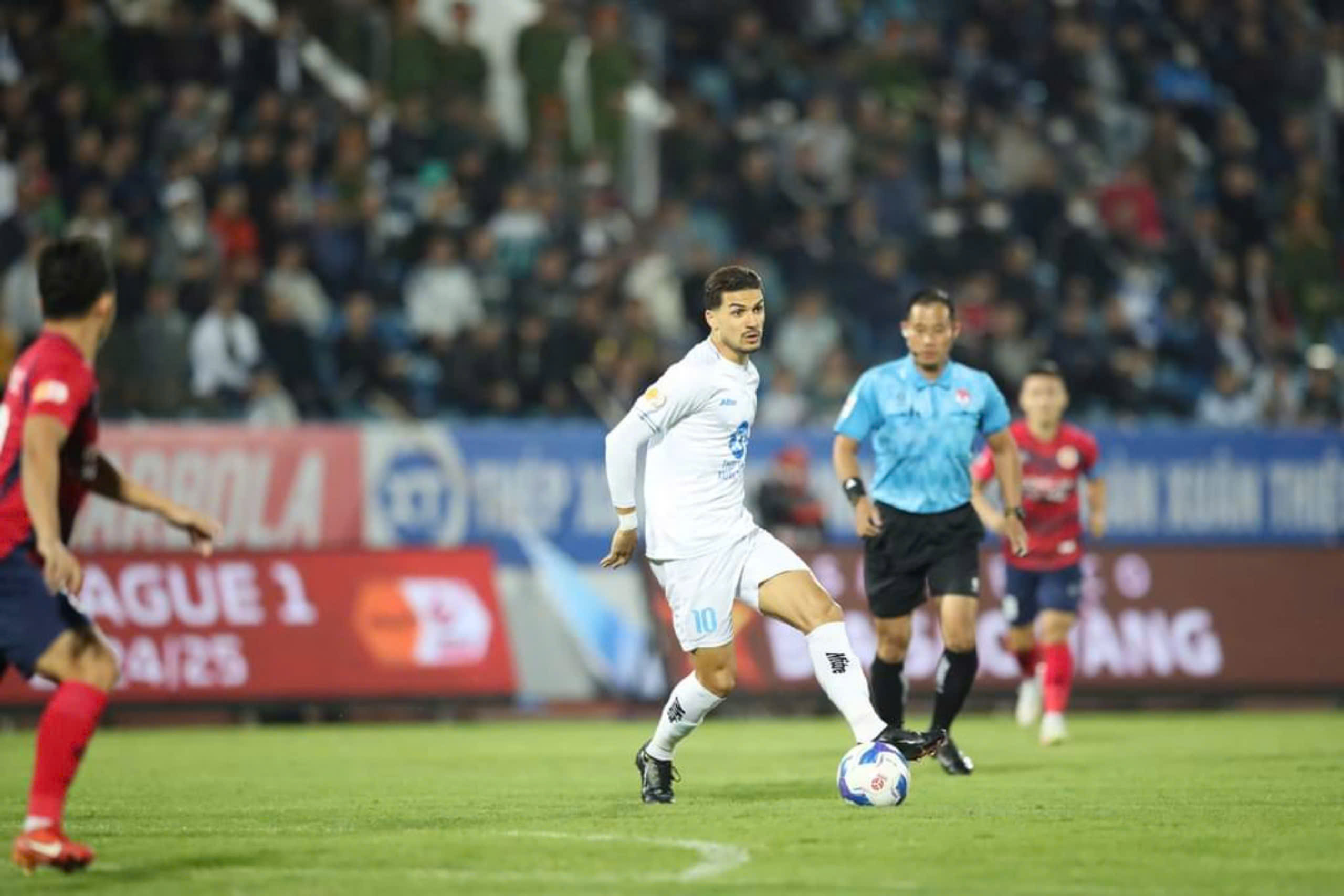Bảng xếp hạng vòng 5 V-League mới nhất: Đương kim vô địch Nam Định hụt hơi- Ảnh 2. Bảng xếp hạng vòng 5 V-League mới nhất: Đương kim vô địch Nam Định hụt hơi- Ảnh 2.