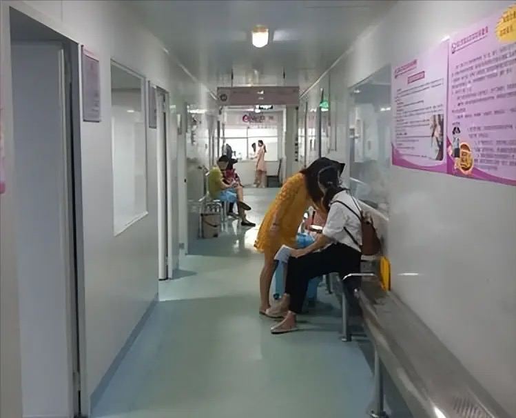 Chồng đi công tác 9 tháng thì nhận được cuộc gọi từ bệnh viện: Cả gia đình ngỡ ngàng khi bác sĩ hỏi thăm - Ảnh 4. Chồng đi công tác 9 tháng thì nhận được cuộc gọi từ bệnh viện: Cả gia đình ngỡ ngàng khi bác sĩ hỏi thăm - Ảnh 4.