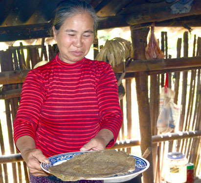 Bánh chưng đen, bánh rán tam giác mạch xứ Lạng - Ảnh 2. Bánh chưng đen, bánh rán tam giác mạch xứ Lạng - Ảnh 2.