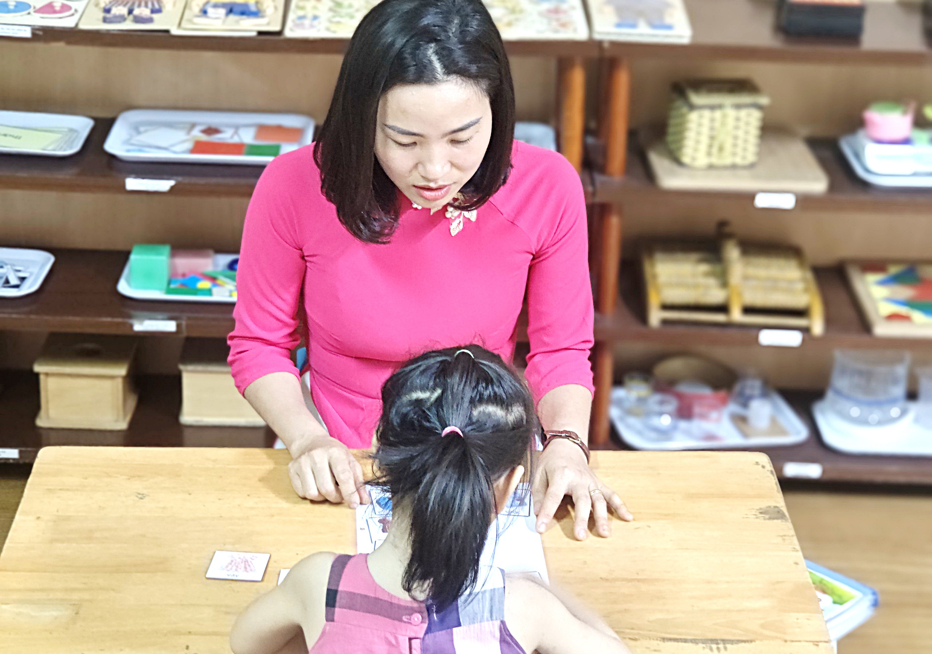 Trần ai tìm nơi dạy trẻ tự kỷ - Kỳ 2: Hoa mắt tìm trường cho con - Ảnh 2. Trần ai tìm nơi dạy trẻ tự kỷ - Kỳ 2: Hoa mắt tìm trường cho con - Ảnh 2.